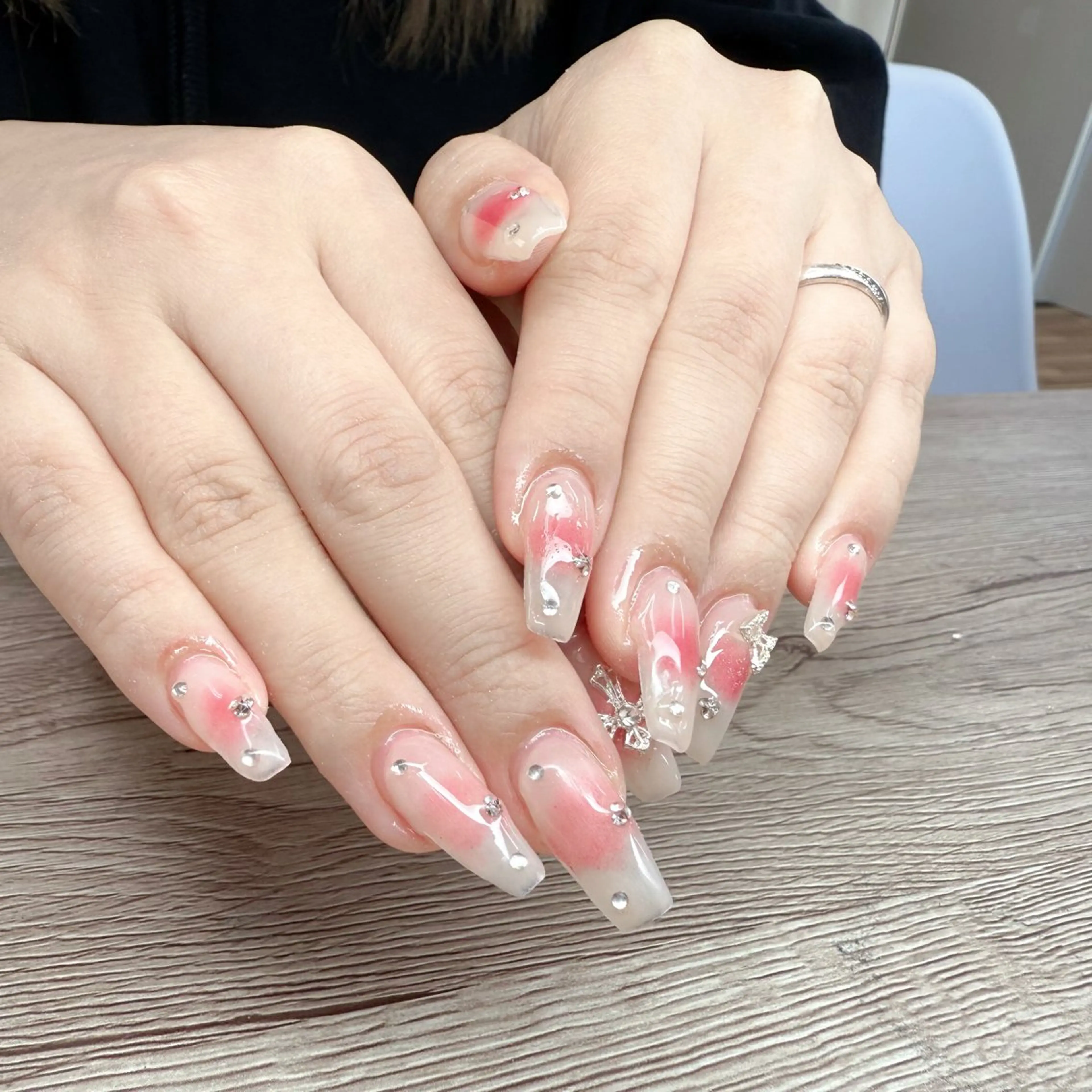 ネイル チークネイル ハンドネイル 松山 碧のエステ・リラクイメージ