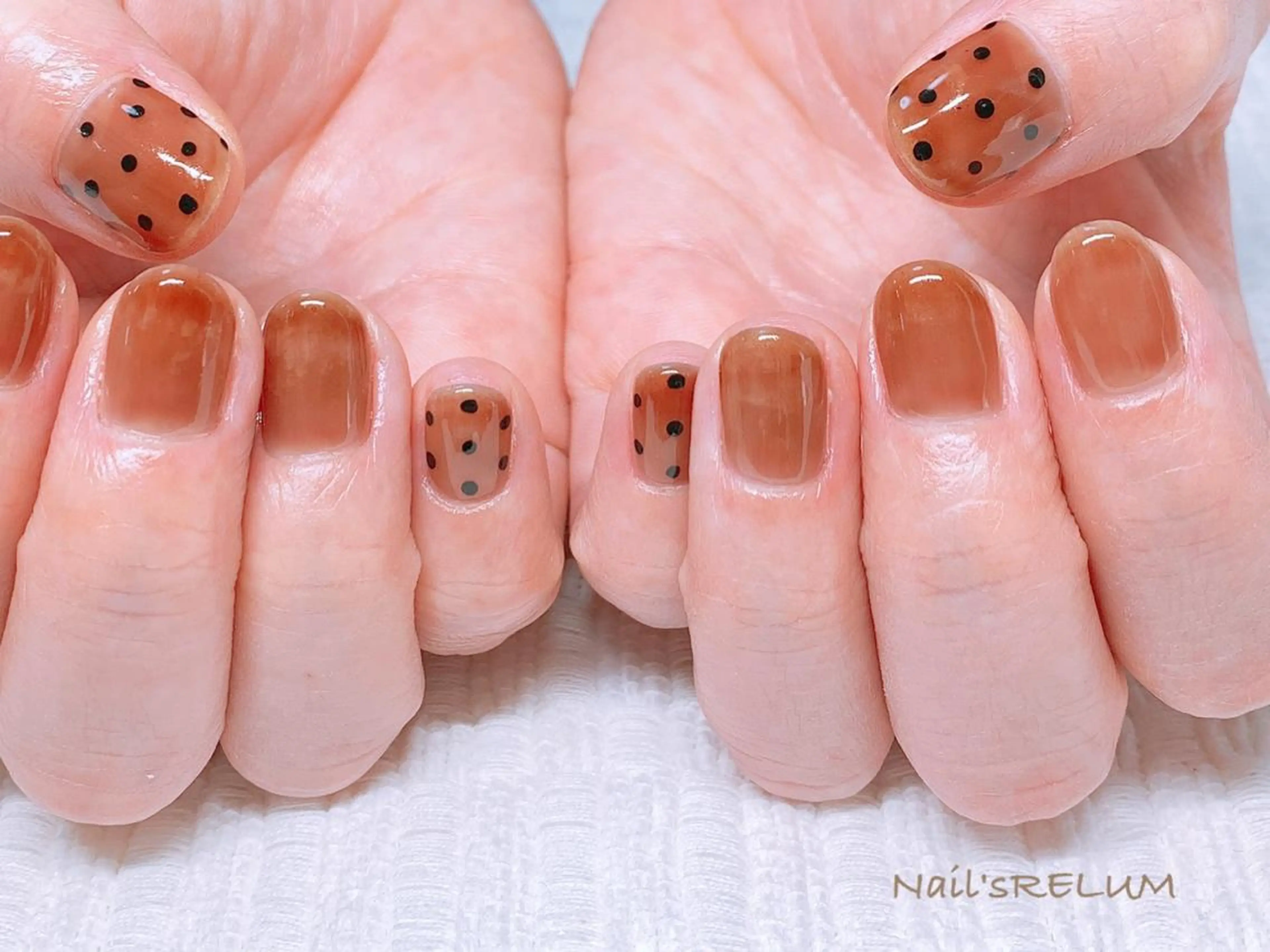 ネイル ドット THECOLORS所属・近貞 莉奈のネイルデザイン