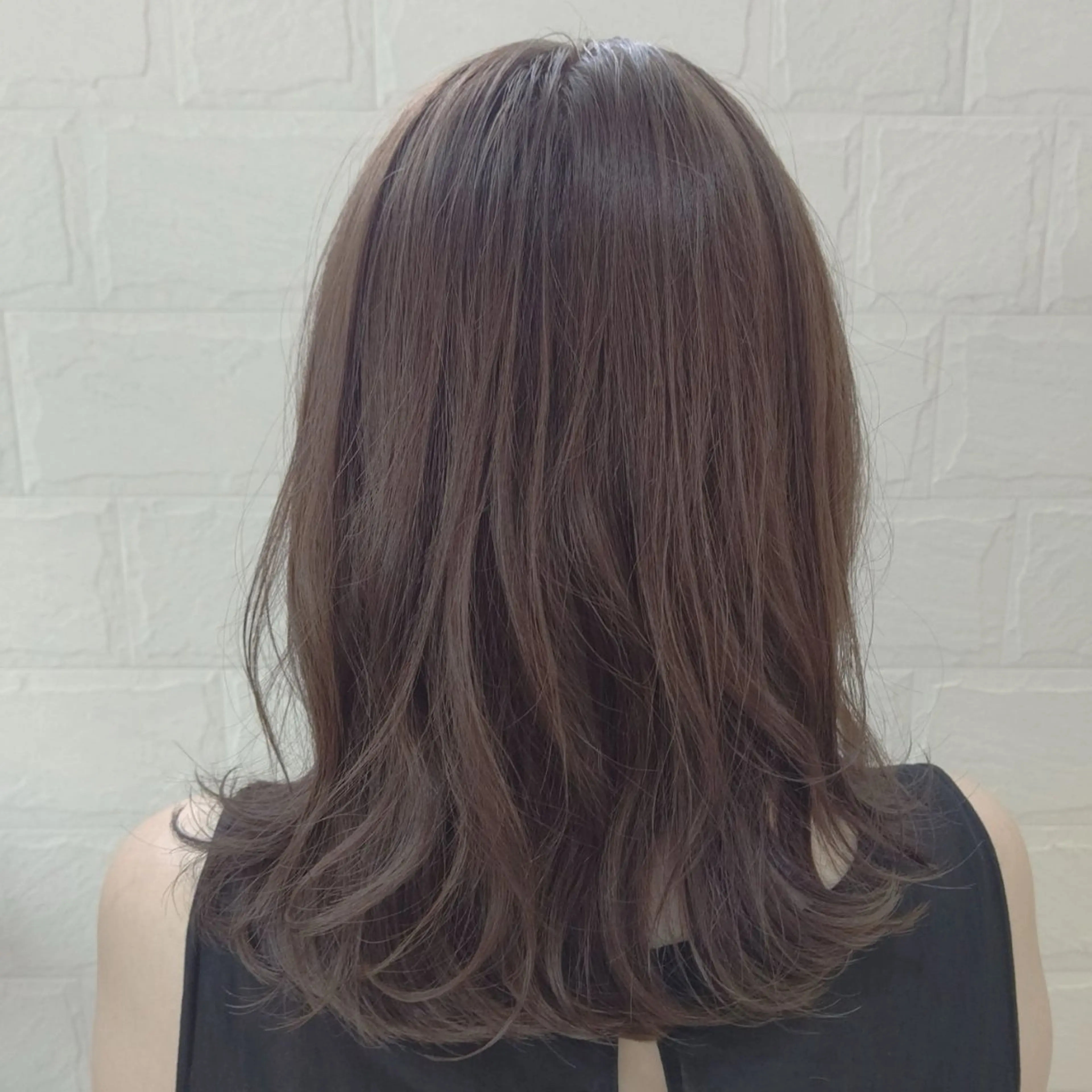 ミディアム カラー ブラウンカラー ナチュラルブラウン each dee所属・鈴木 愛里のヘアスタイル