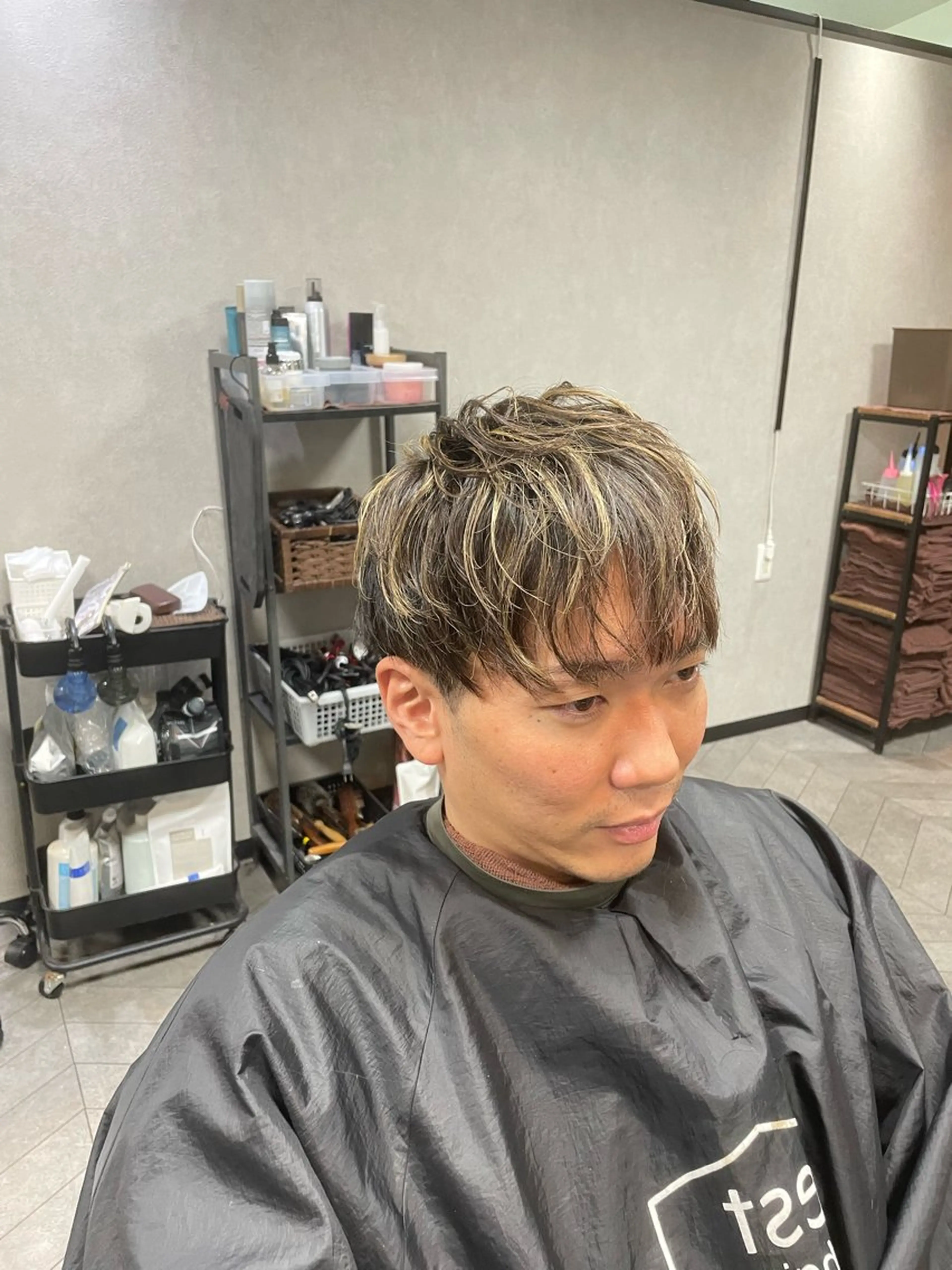 メンズ メンズハイライト est MIRAIのヘアスタイル