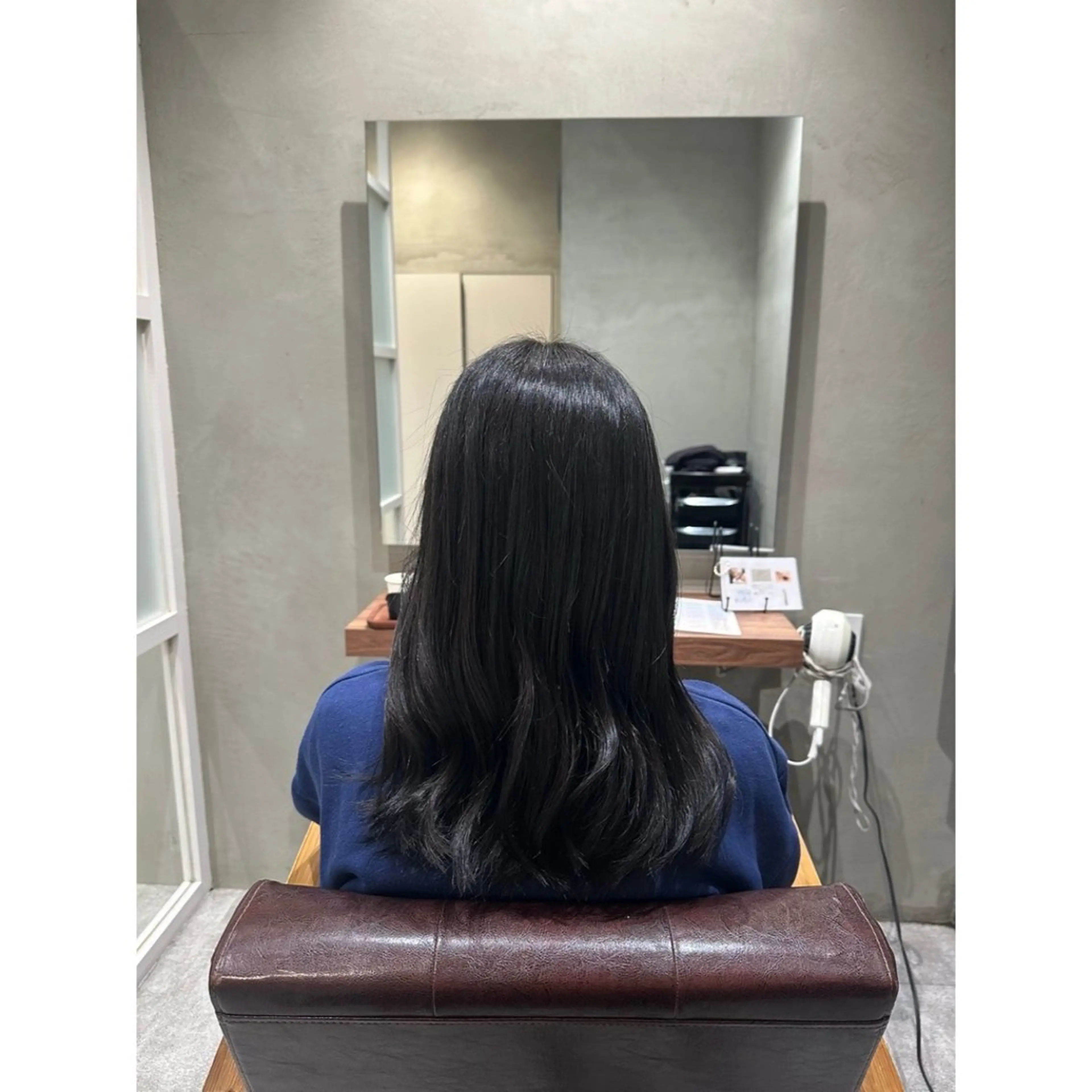 セミロング カット ヘアカラー ｔｏｃｃａ /ｅｒｉのヘアスタイル