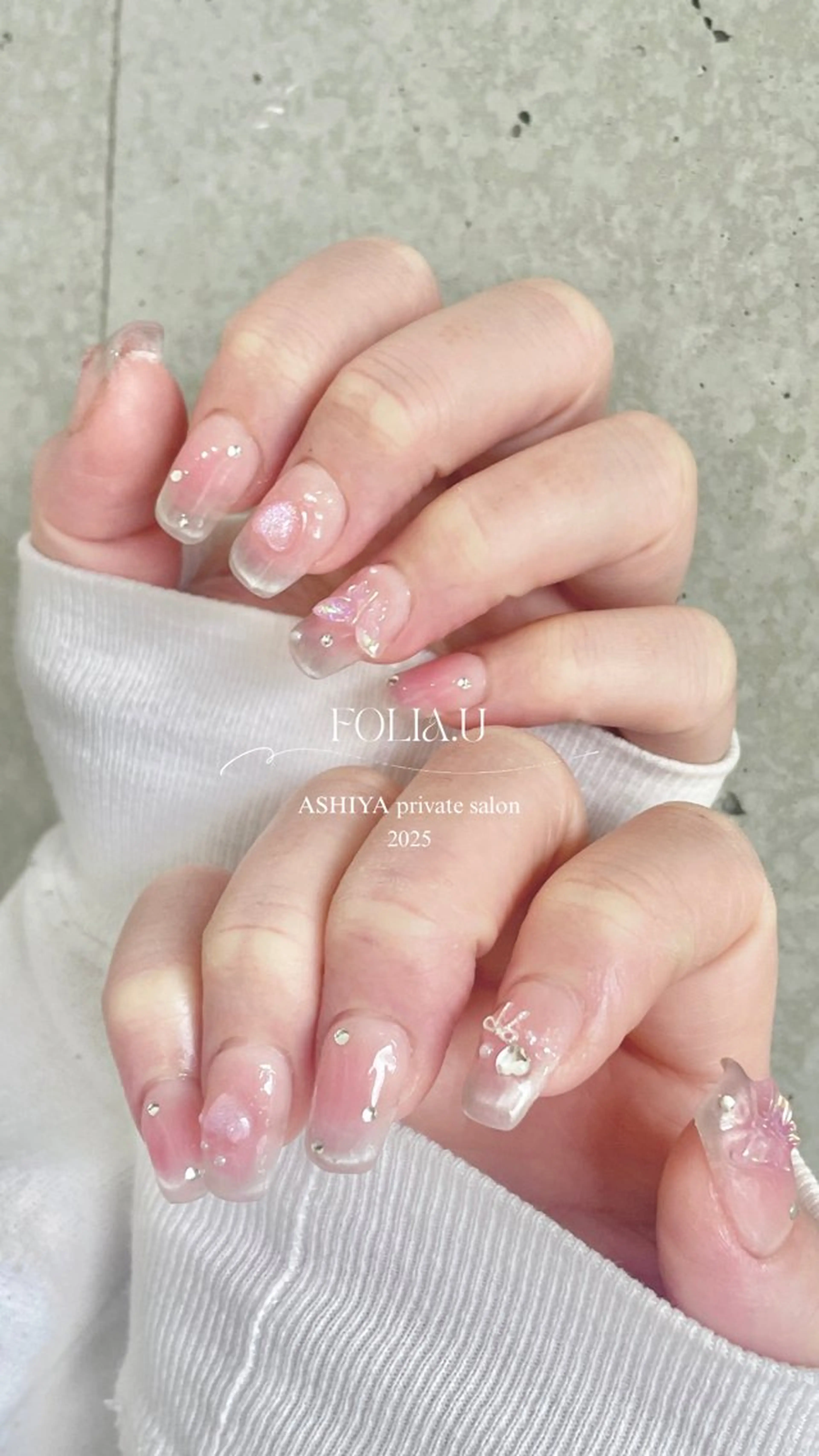 ネイル チークネイル キラキラネイル ワンホンネイル FOLIA.U kanakoのネイルデザイン