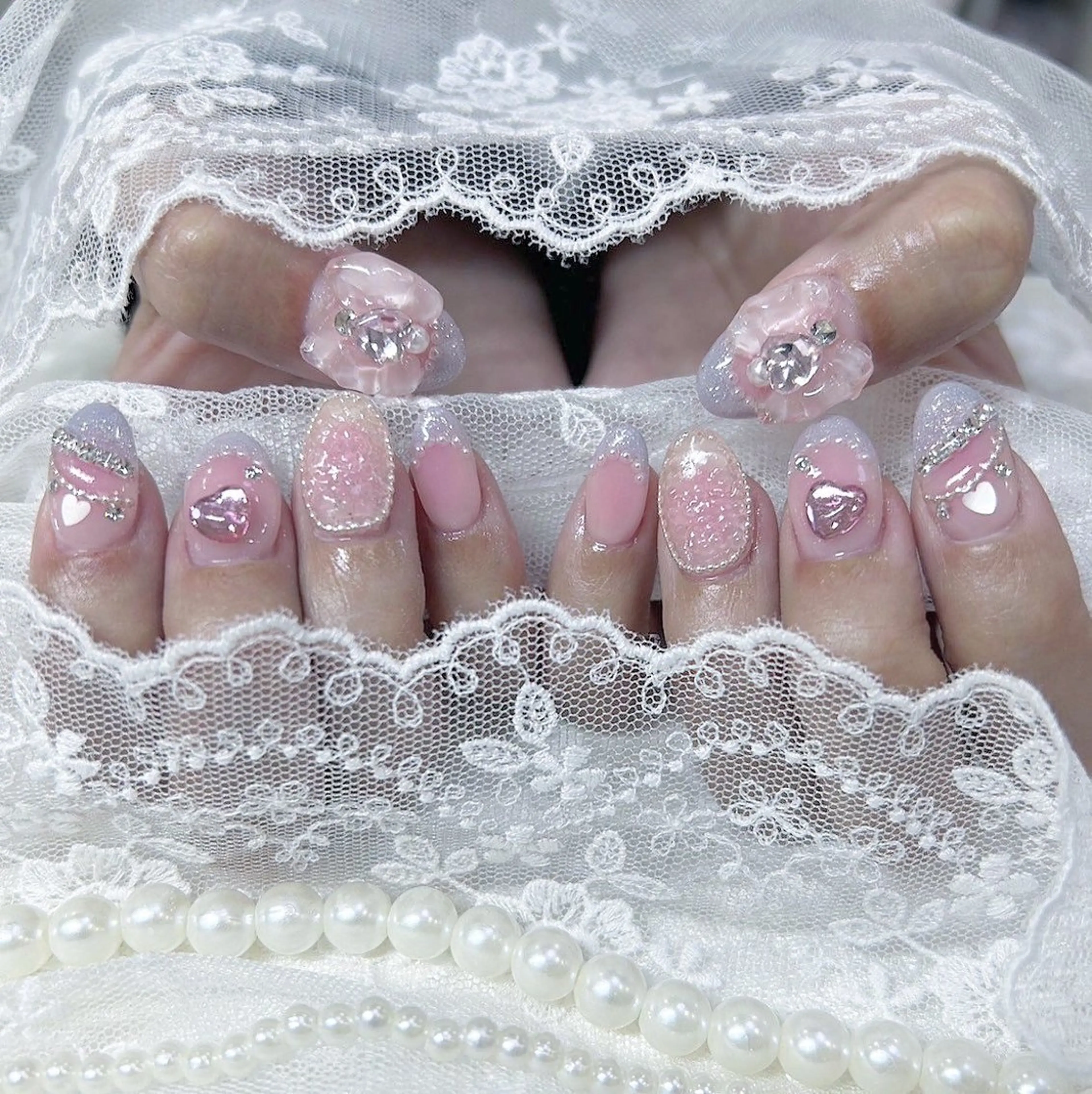 ネイル チークネイル フレンチネイル ハンドネイル Minami 🍓のネイルデザイン