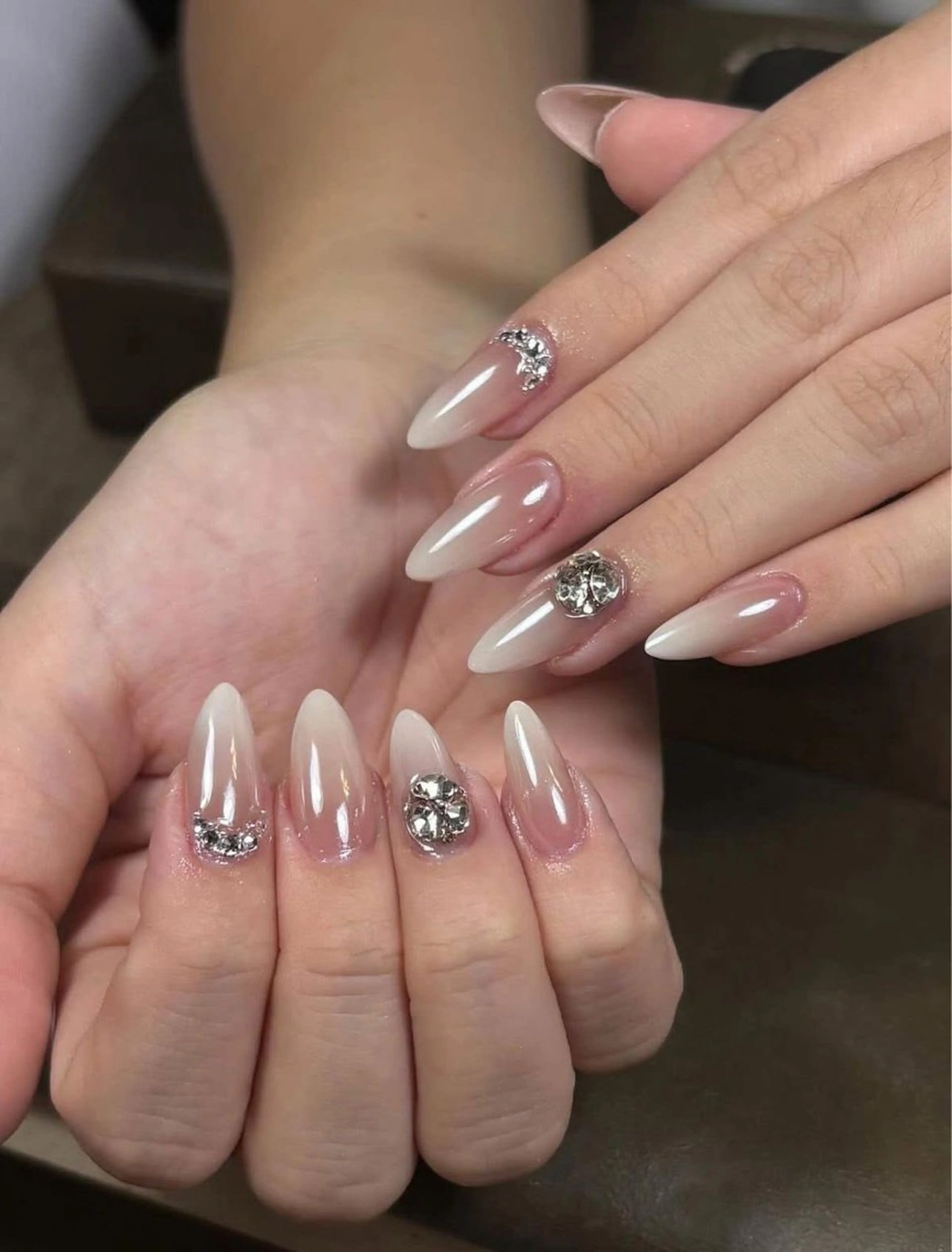 ネイル ハンドネイル Ribbonnail staffのネイルデザイン