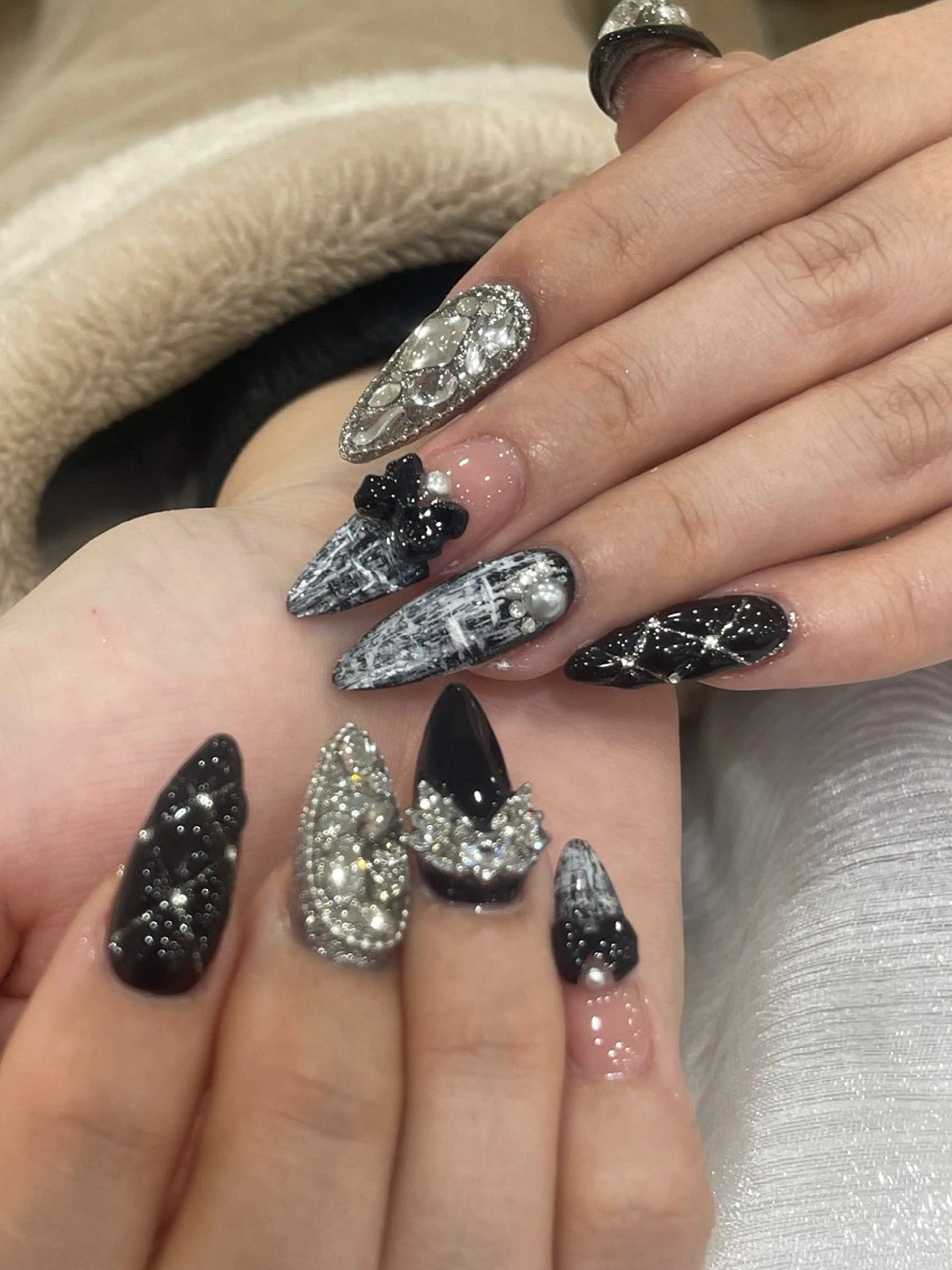 ネイル ボルドー ブラウン チークネイル ドット フットネイル Rin Rinのネイルデザイン