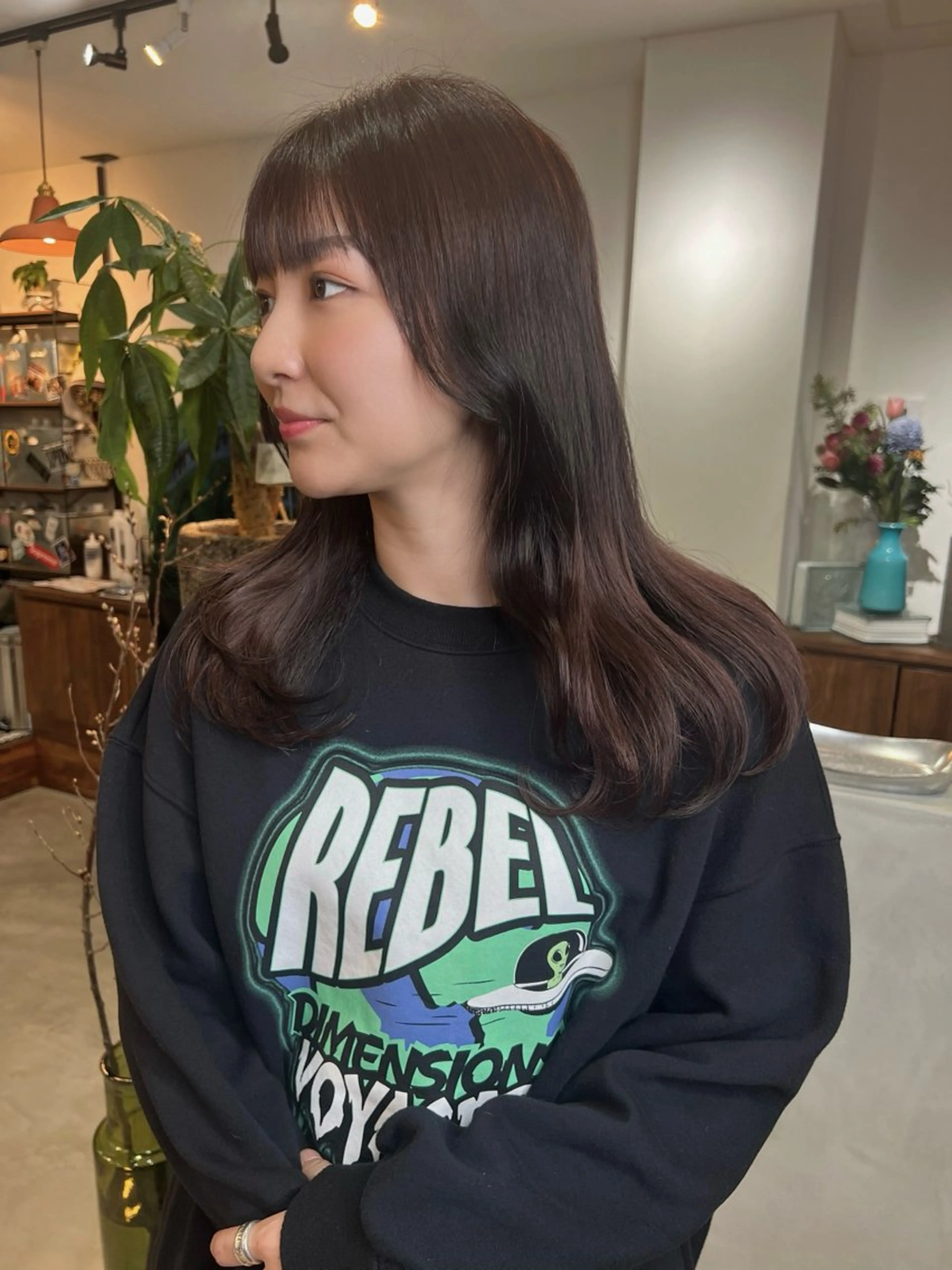 ミディアム カラー カット ヘアカラー トリートメント (h)wim ウィムのヘアスタイル