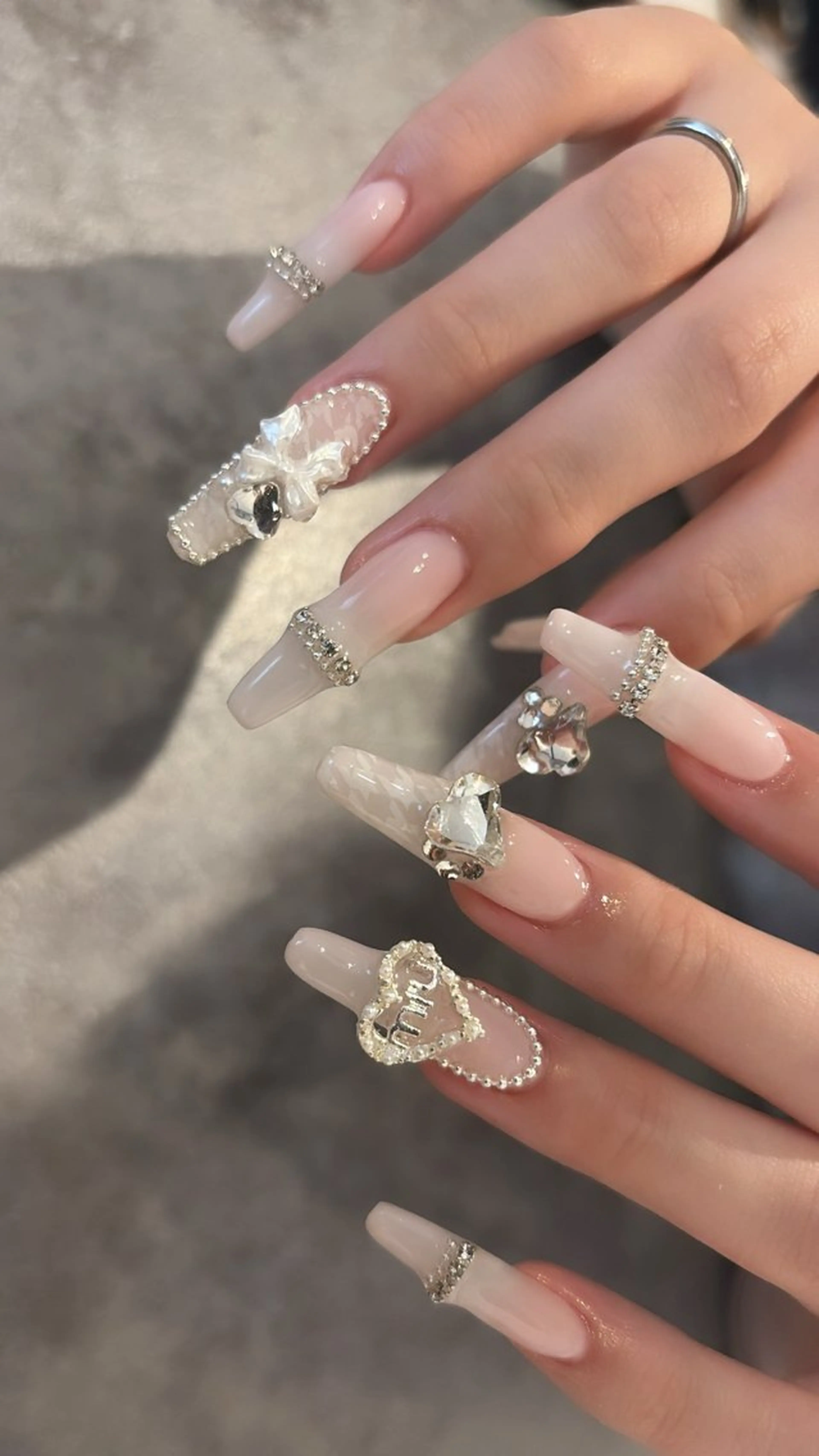 ネイル Mignon所属・Mignon 、のネイルデザイン