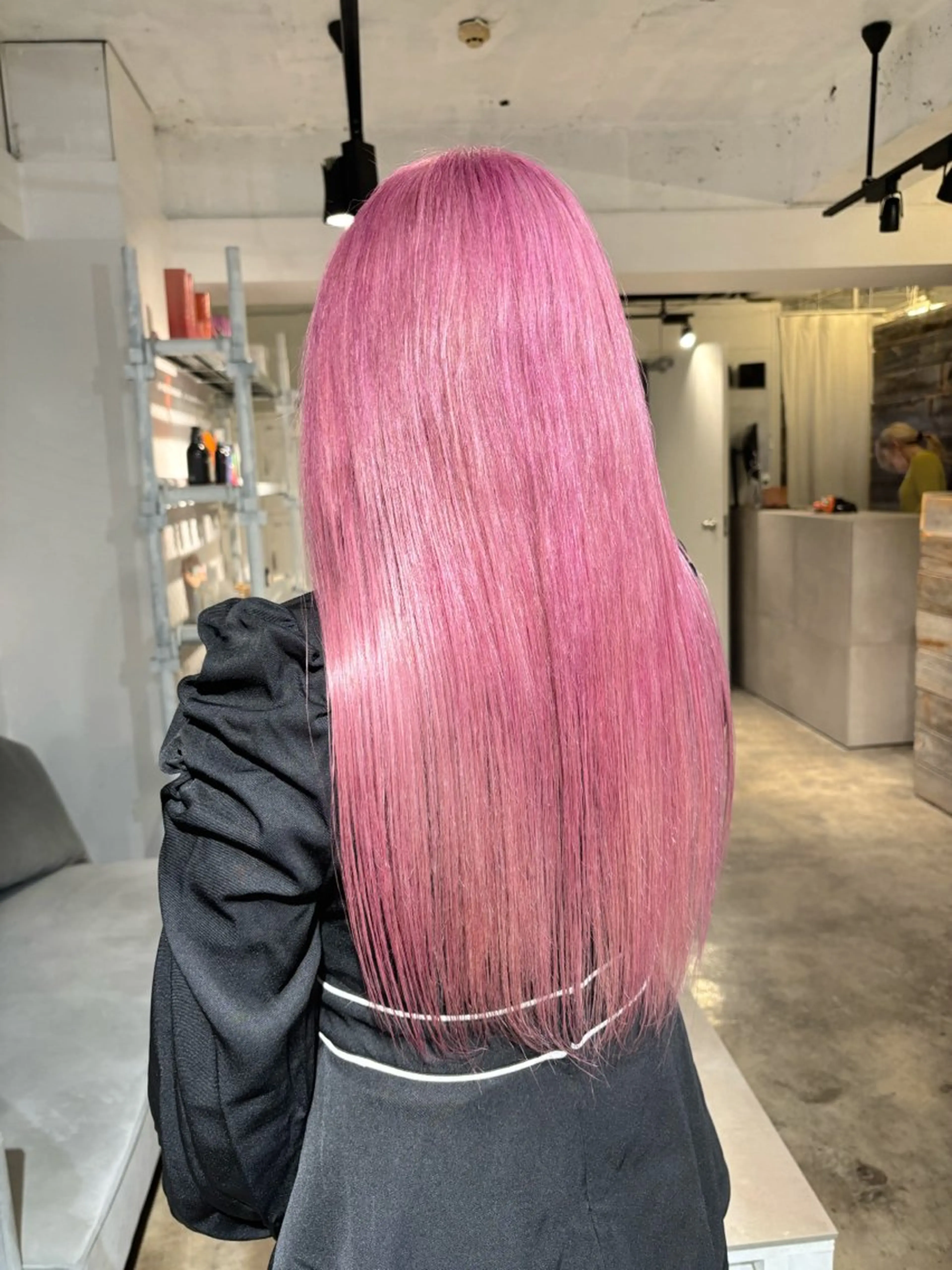 ロング カラー ブリーチ ダブルカラー ハイトーンカラー ピンクカラー ホワイトピンク 暖色カラー🍒 ケアブリーチ/akiのヘアスタイル