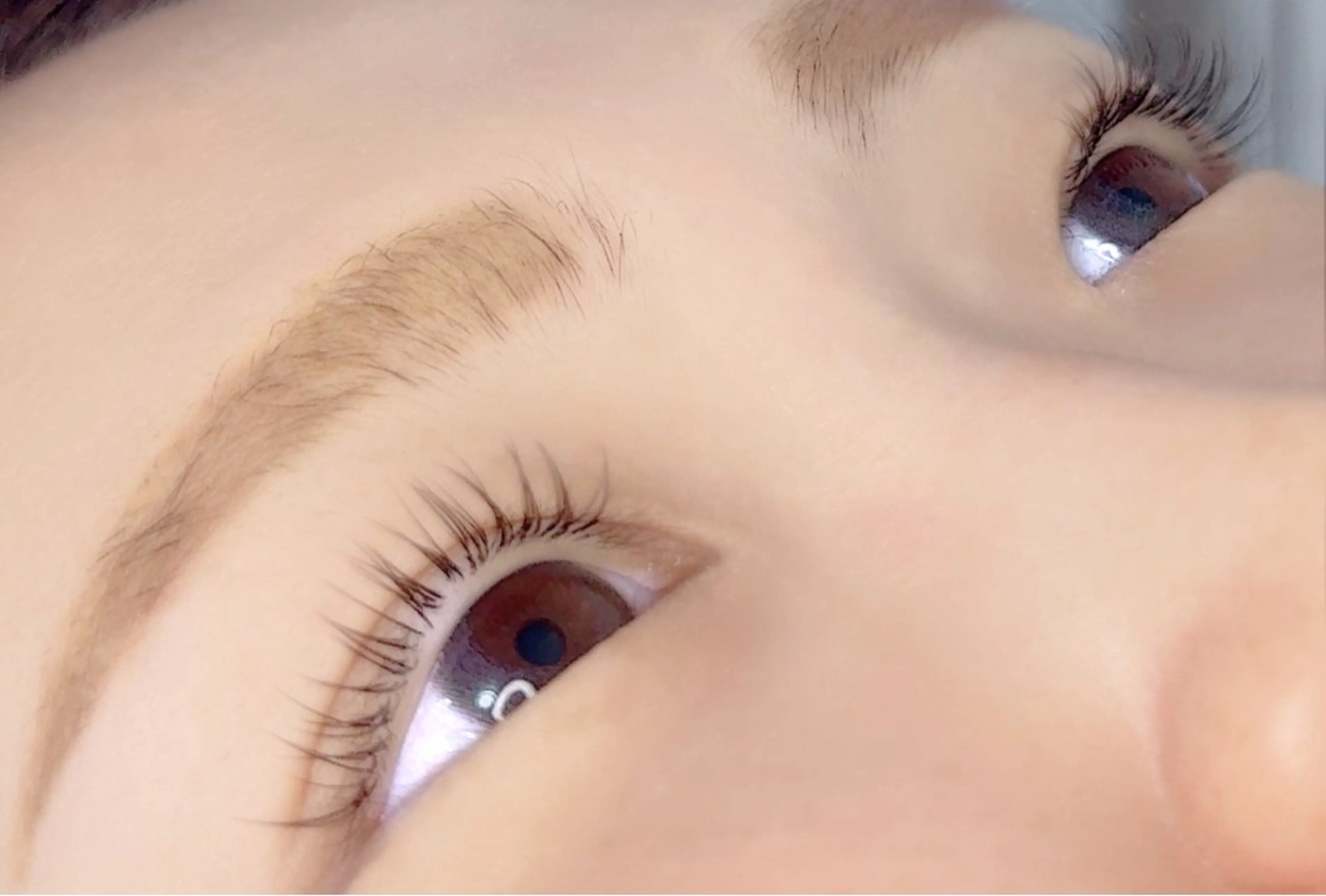 フラットラッシュ100本💛オフ＆コーティング付🫧 リピーター様は＋1000円です💐 アイシャンプーは＋500円🎐の写真