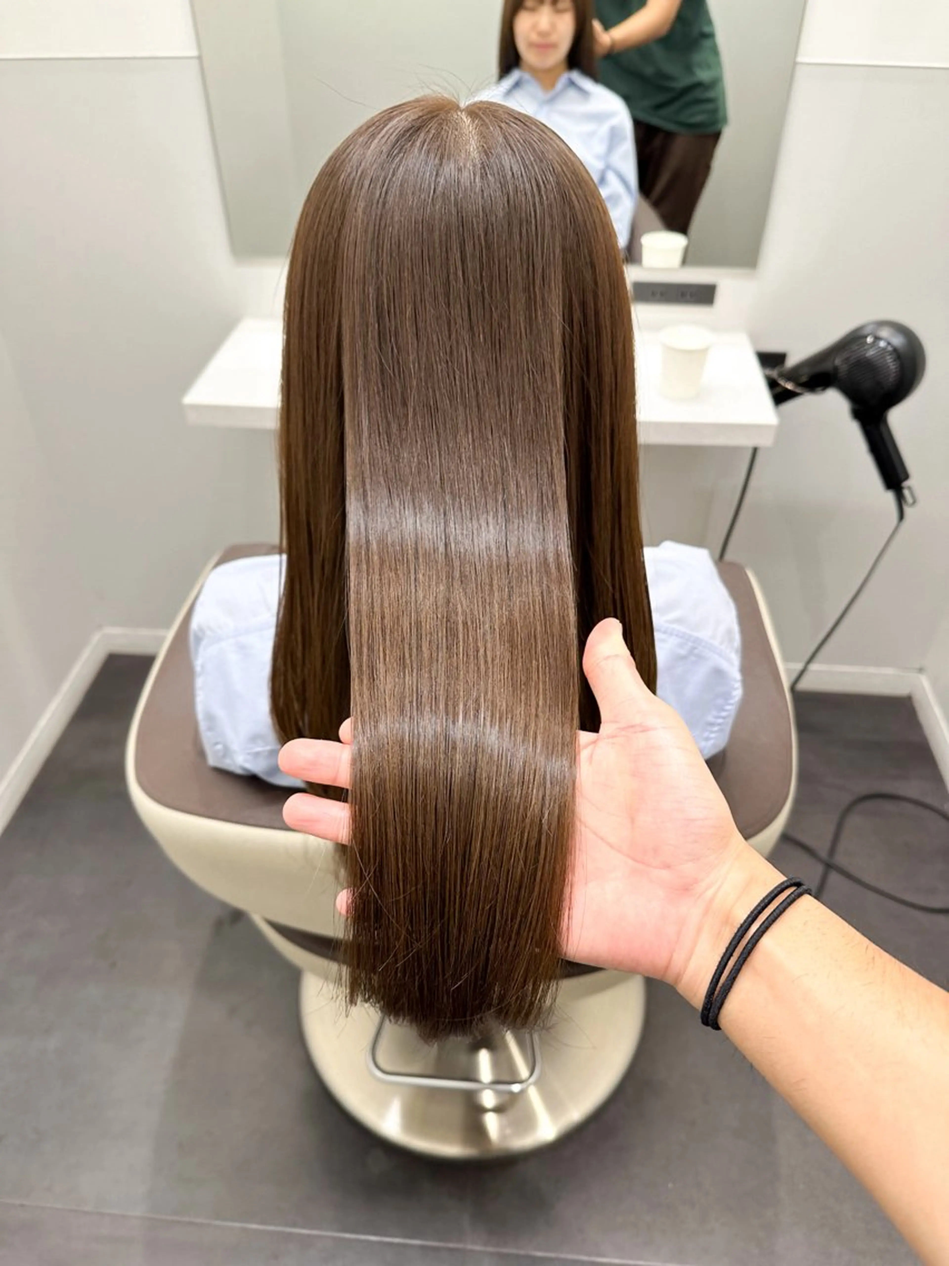 ロング カラー ブラウンカラー ケアカラー チョコレートブラウン 透明感カラー グレージュ カット ヘアカラー トリートメント 【レイヤー/韓国風 /髪質改善】RINのヘアスタイル