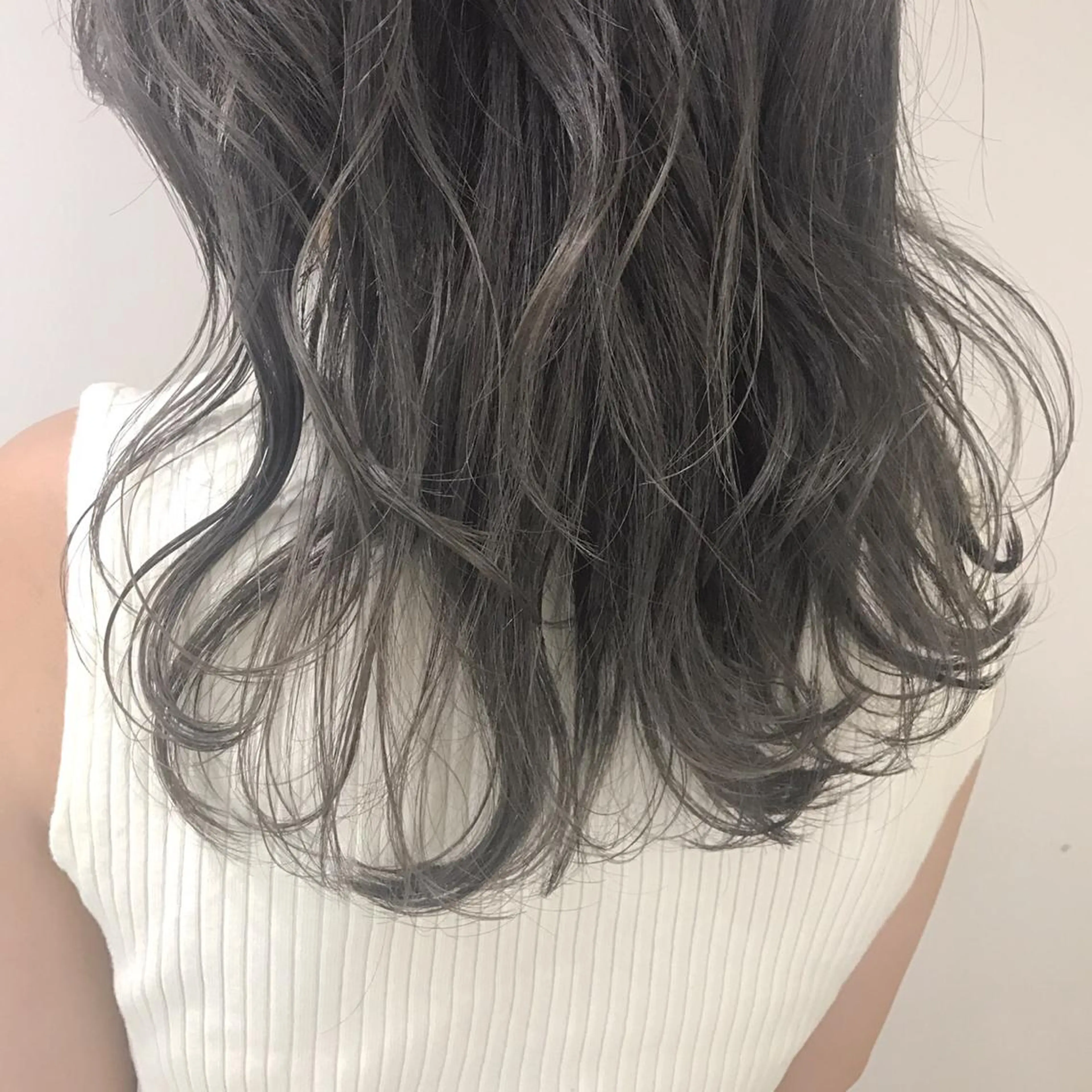 ロング カラー 渋谷ブリーチカラー 韓国ヘアyuikoのヘアスタイル