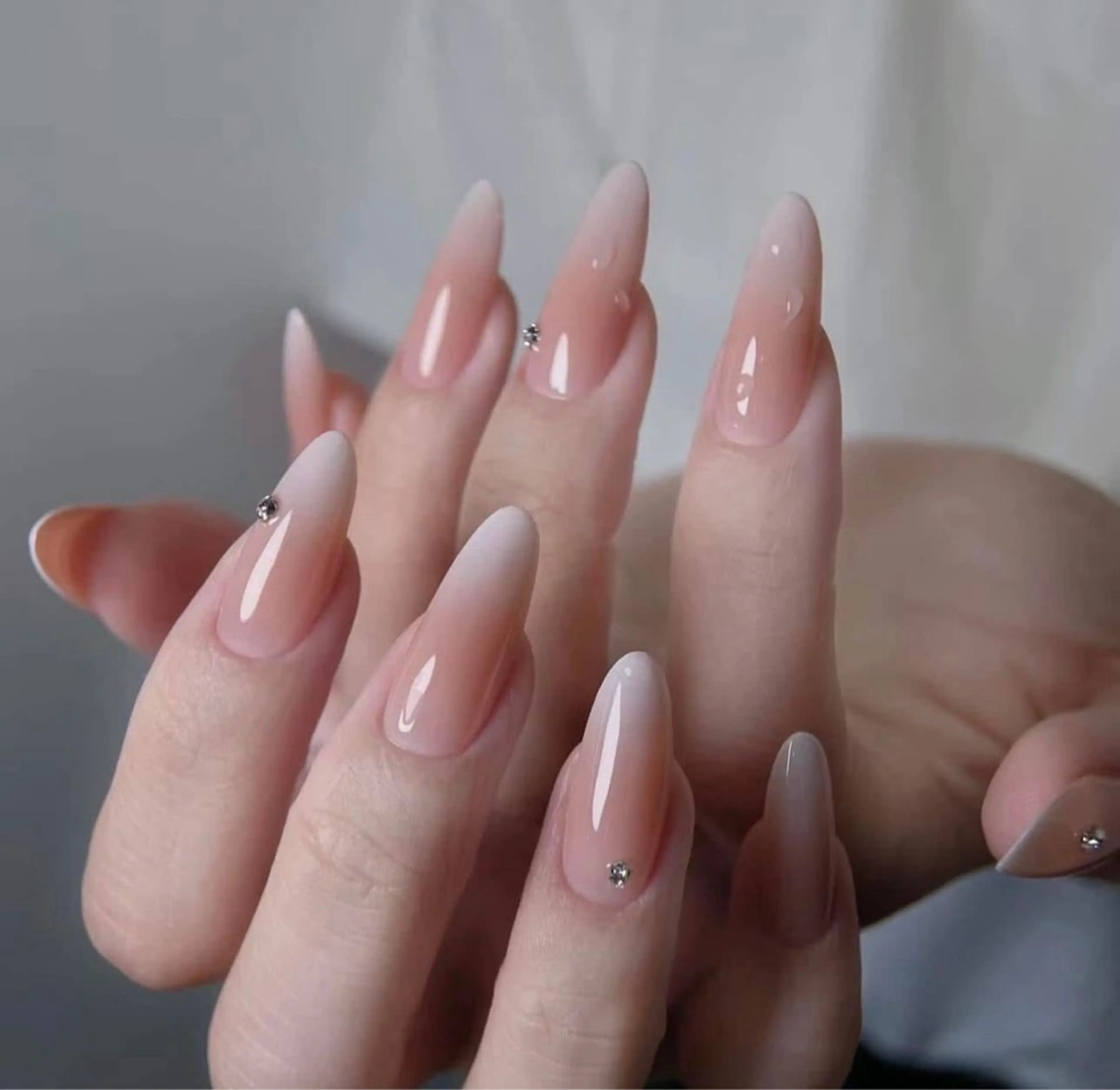 ネイル 長さ出し フレンチネイル グラデーション 卒業式 マグネットネイル MIHANA NAILのネイルデザイン
