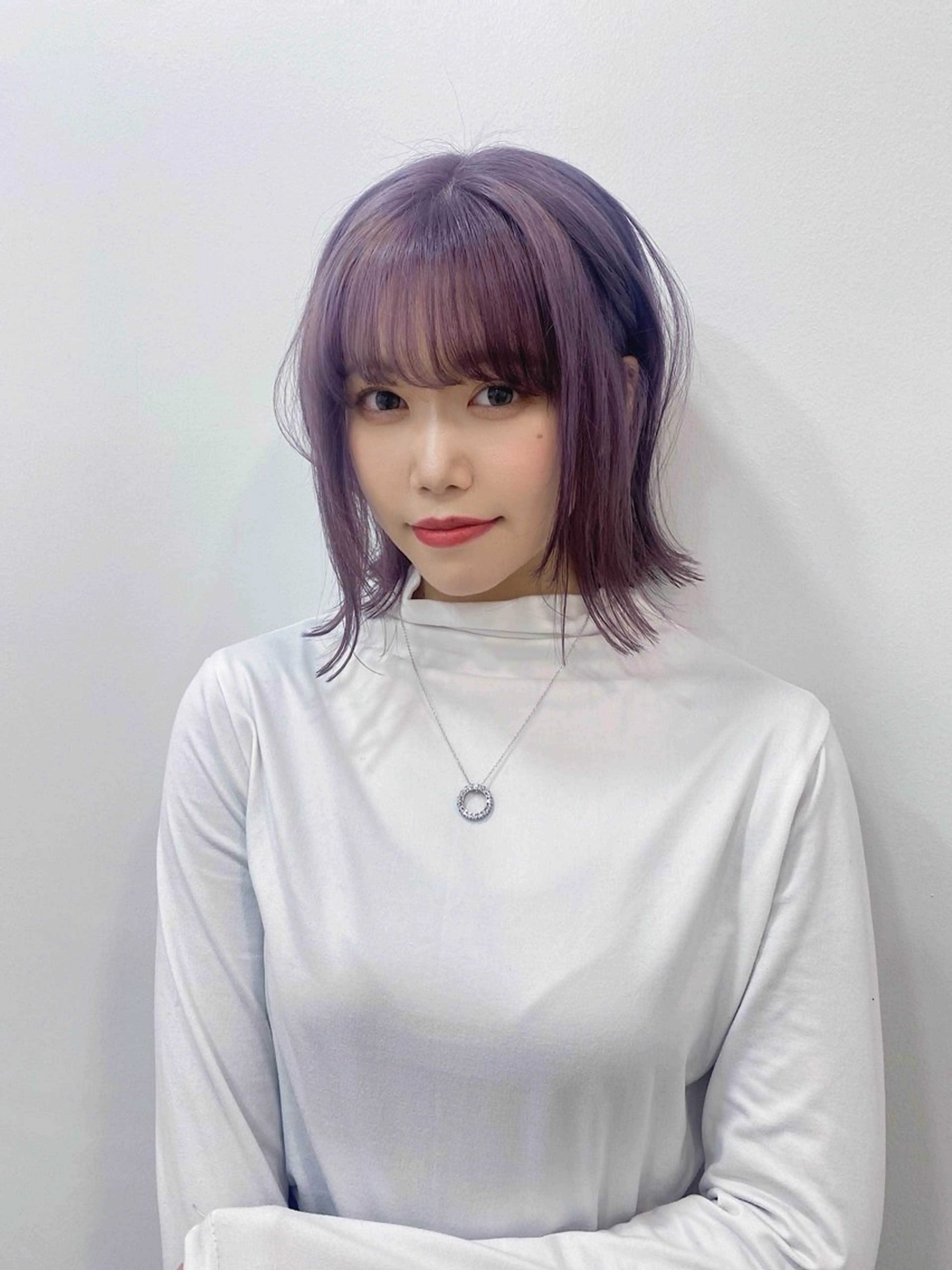 ミディアム Qin原宿店所属・葵 韓国オタク美容師 レイヤーカットのヘアスタイル
