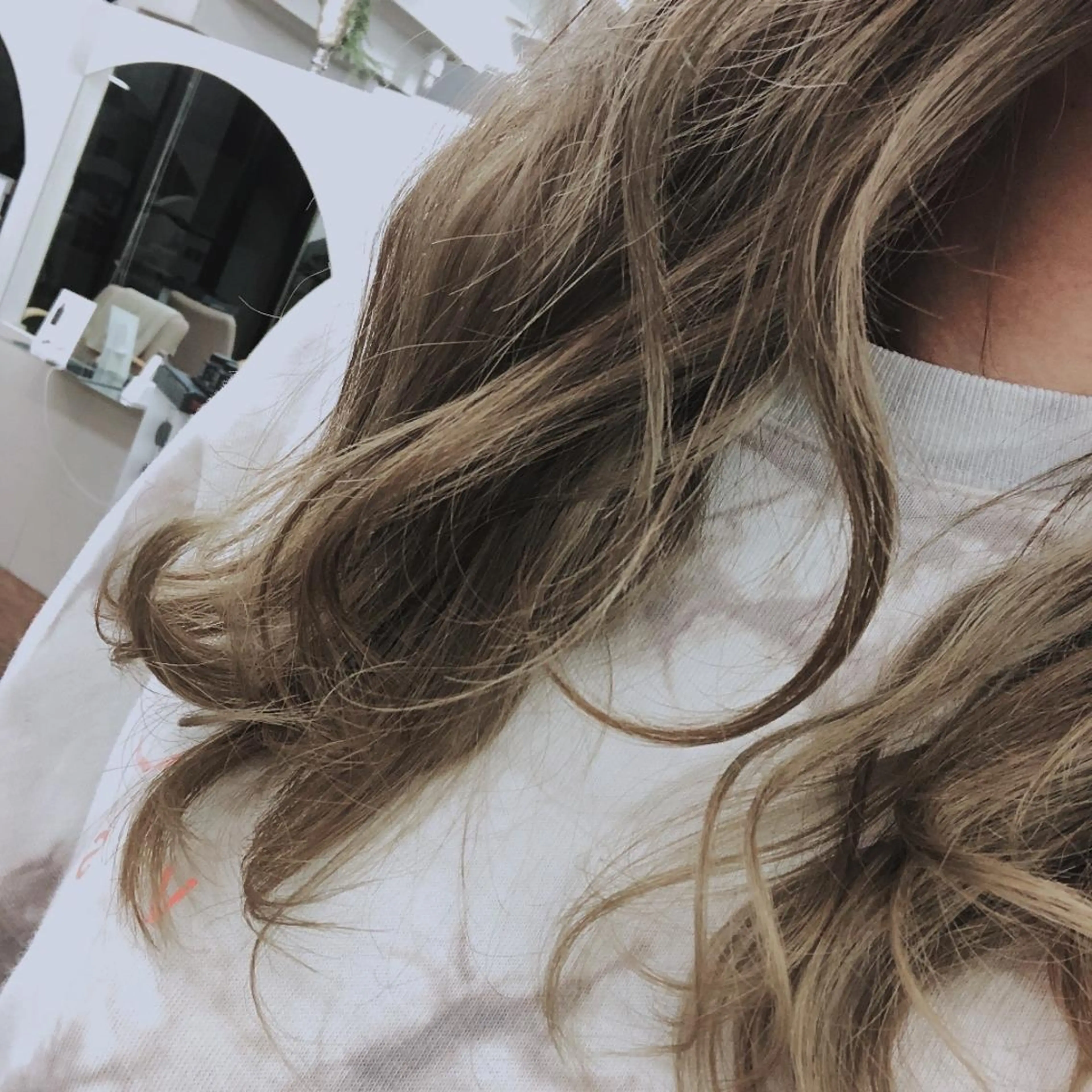 ロング カラー 鶴田 風雅のヘアスタイル