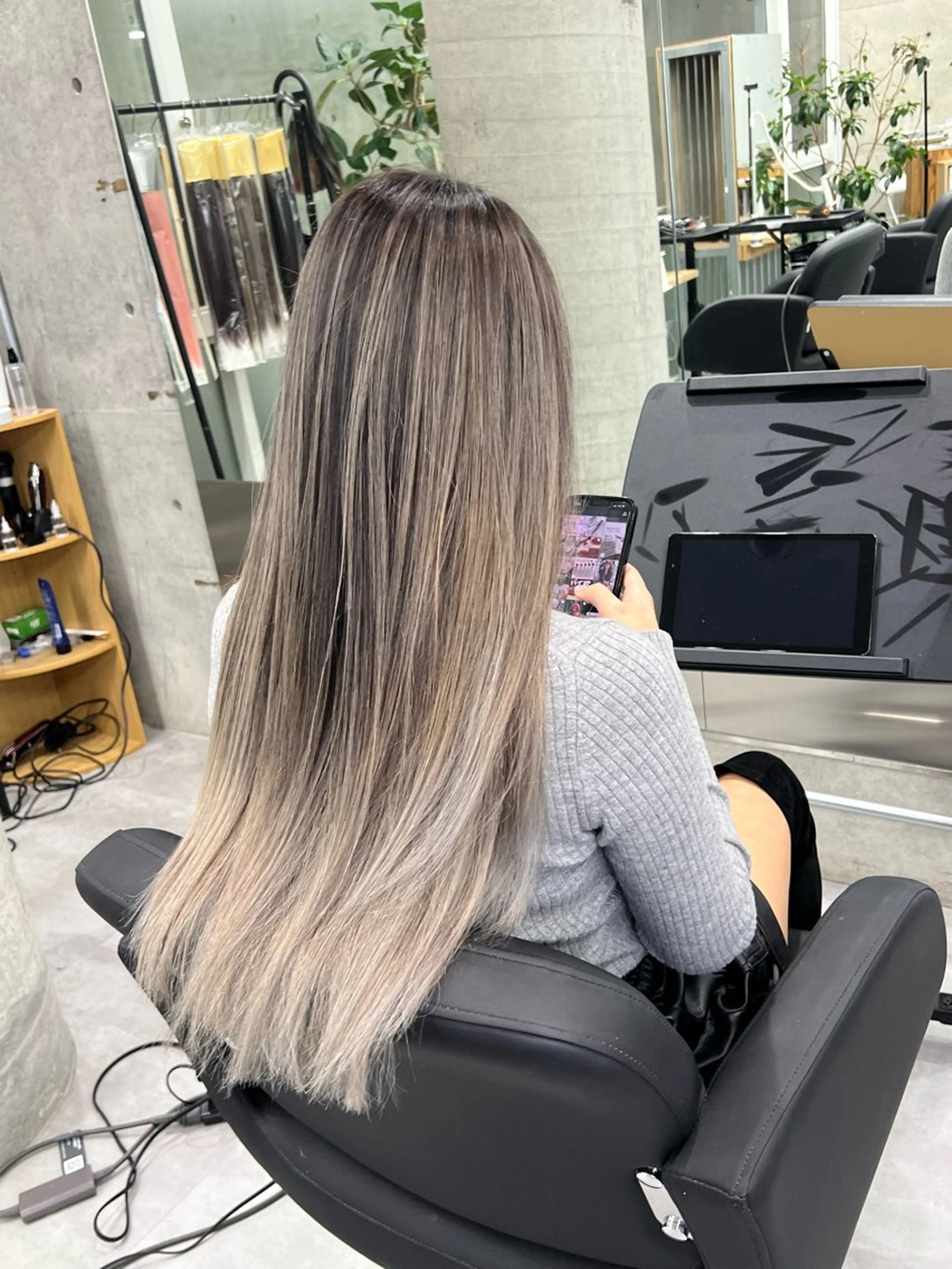 ロング カラー バレイヤージュ レイヤーカット ロング ヘアカラー トリートメント 艶髪✨ブリーチ職人 井手正康のヘアスタイル