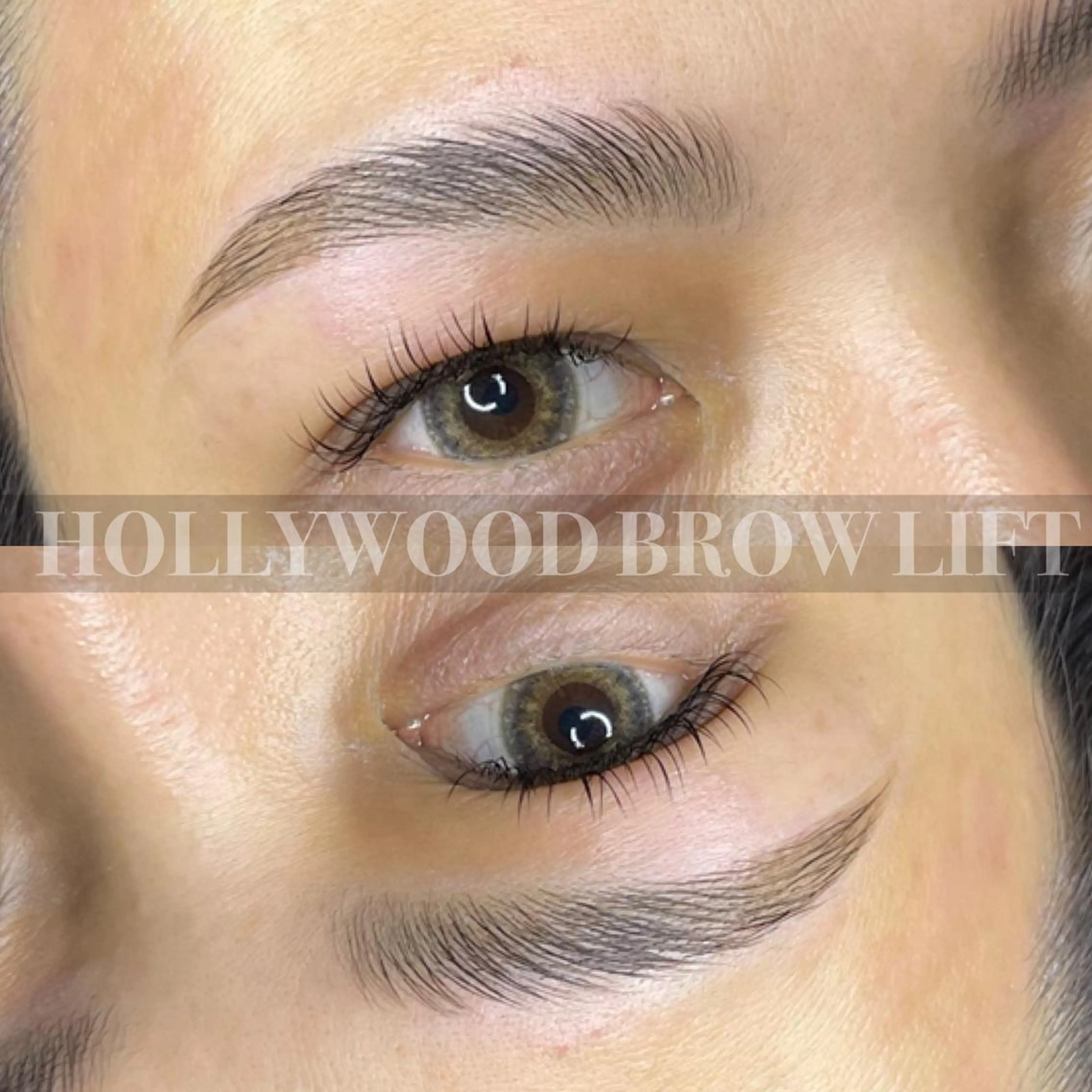 アイブロウ ハリウッドブロウリフト 眉毛と韓国肌質改善 サロン　和泉府中のエステ・リラクイメージ