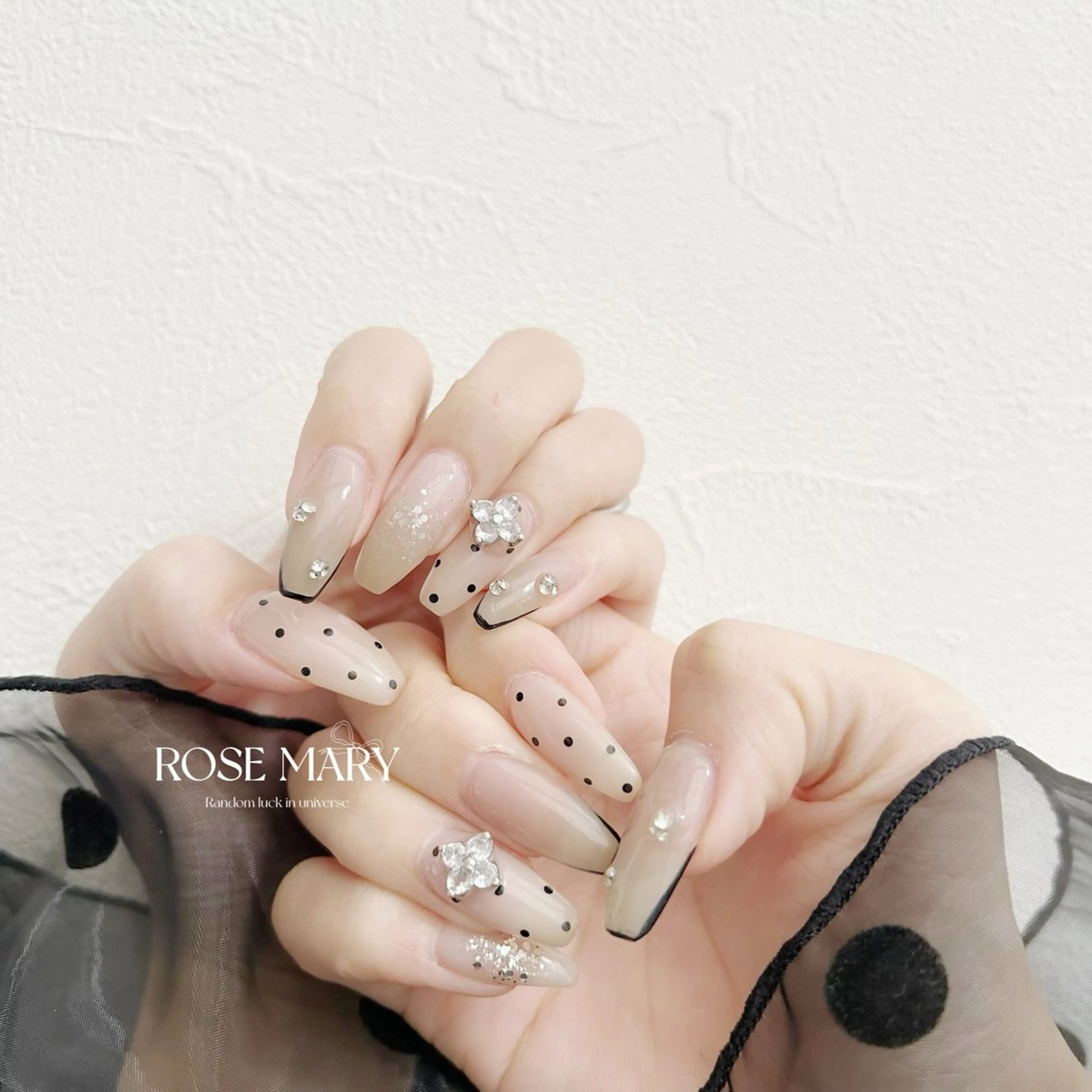 ネイル ドット 持ち込み ハンドネイル ROSE・MARY 木村のネイルデザイン