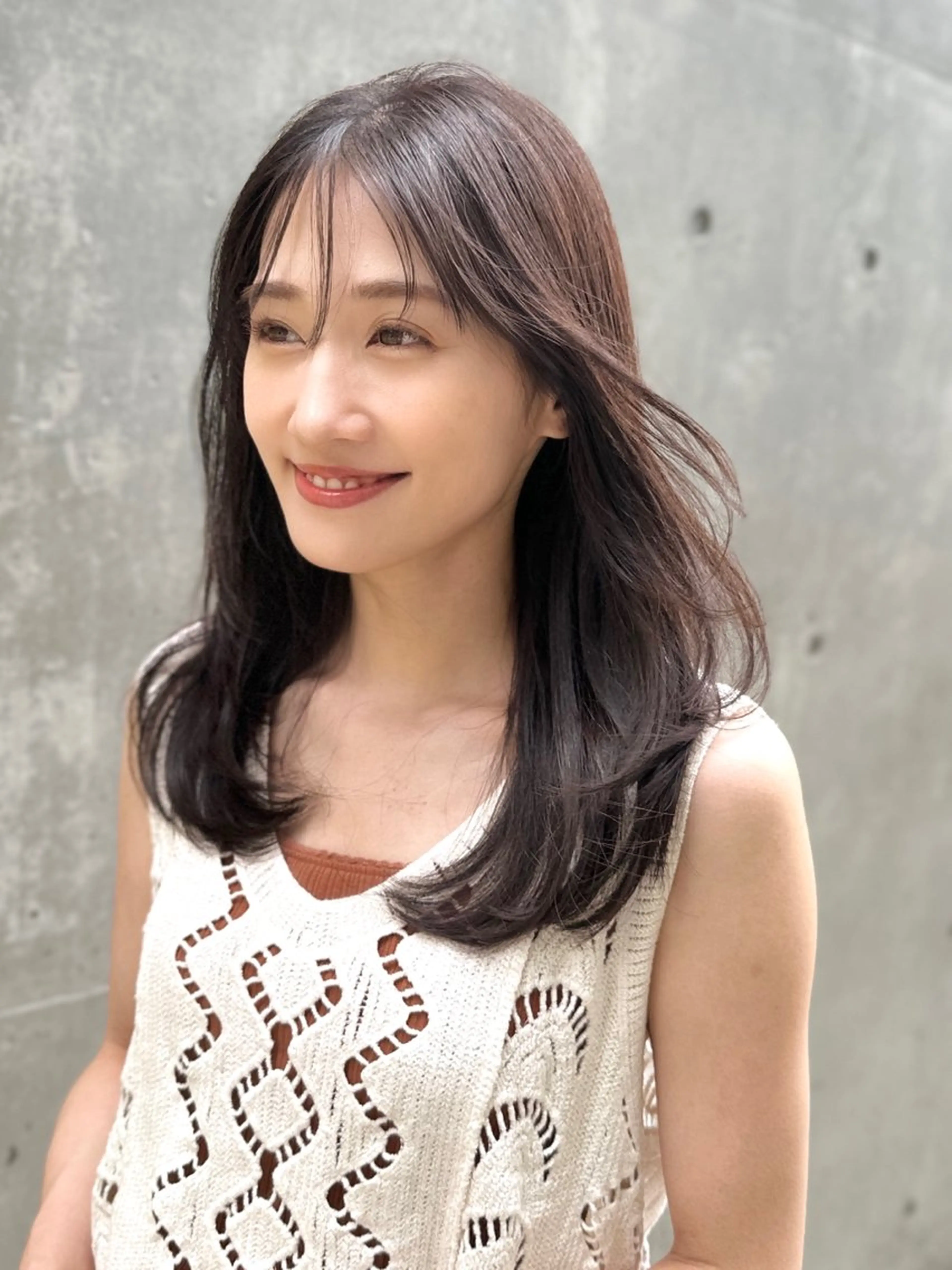 セミロング ブリーチなしダブル/ レイヤーカット 小棹のヘアスタイル