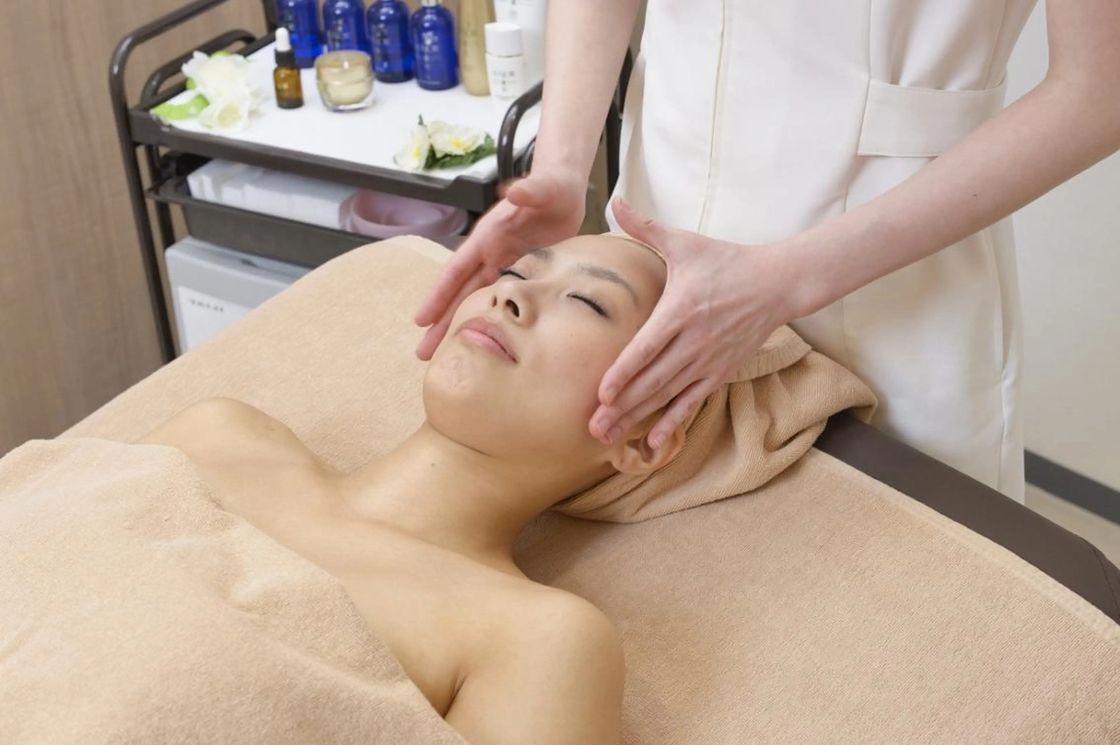 🔅平日限定🔅美白＋小顔＋毛穴レスで憧れのノーファンデ肌✨目指せ赤ちゃん肌の写真