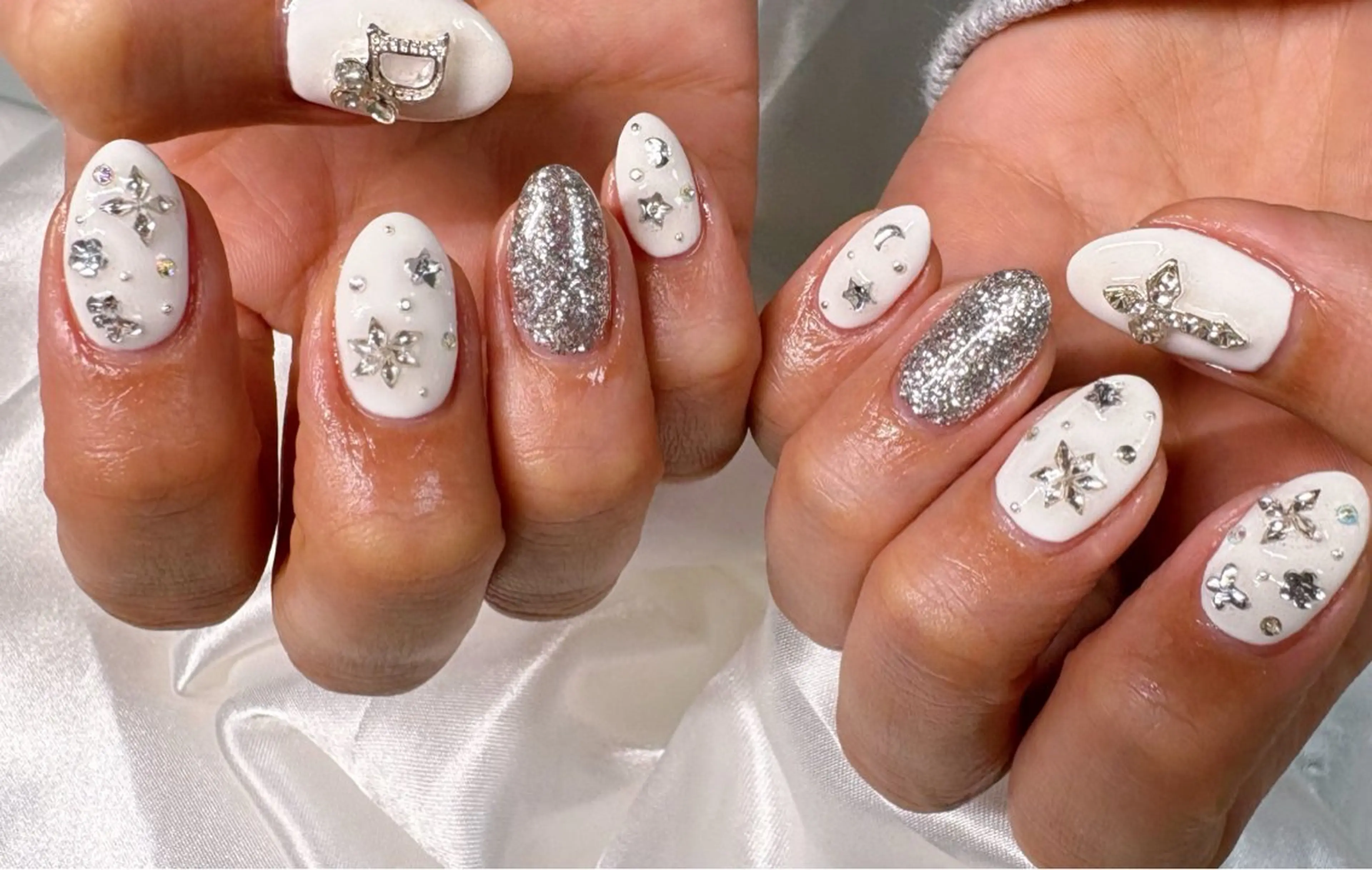 ネイル キラキラネイル 冬ネイル ハンドネイル celica所属・松田 由真のネイルデザイン