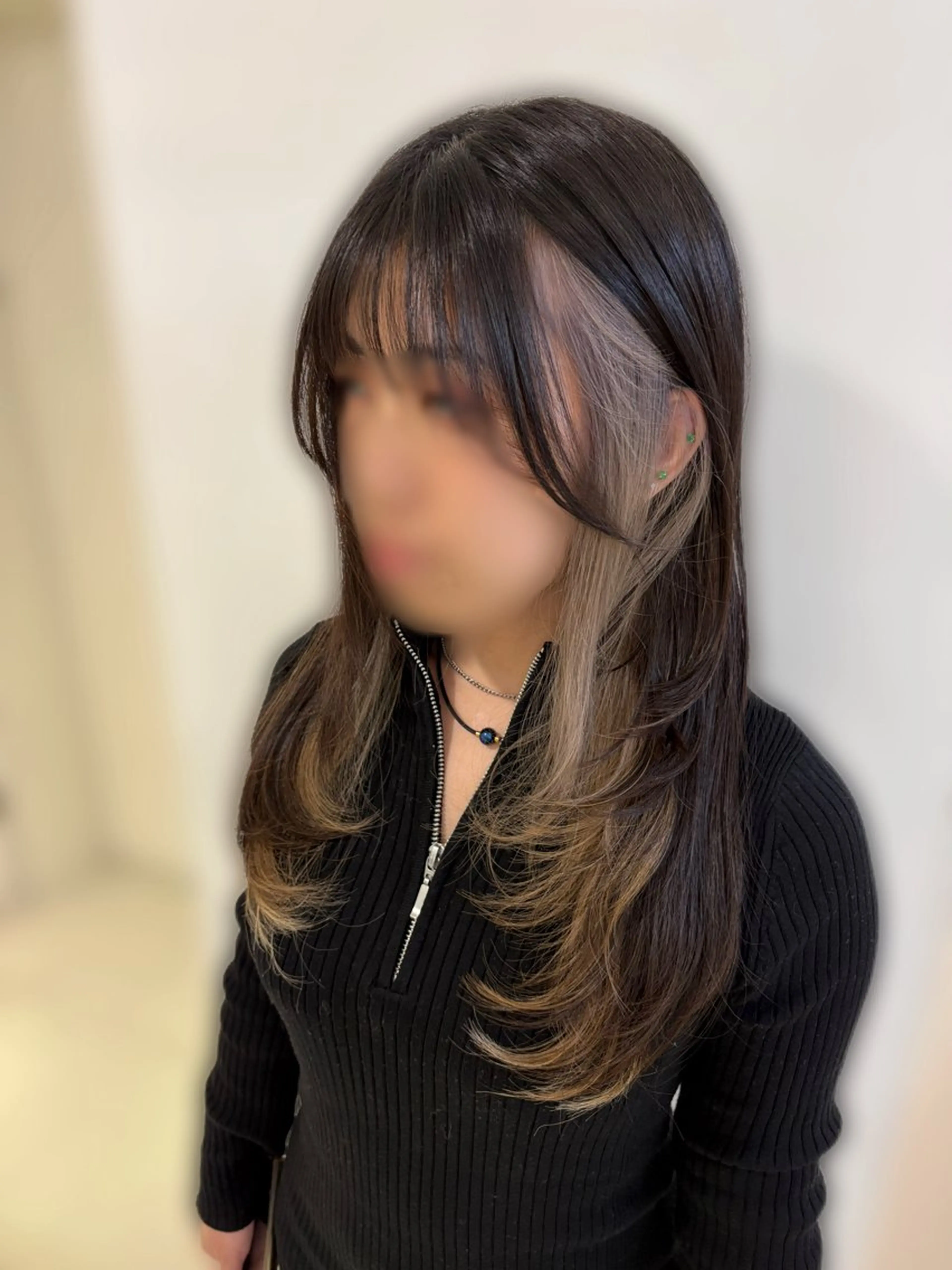 ロング カラー イヤリングカラー カット ヘアカラー トリートメント 久保山 ことのヘアスタイル