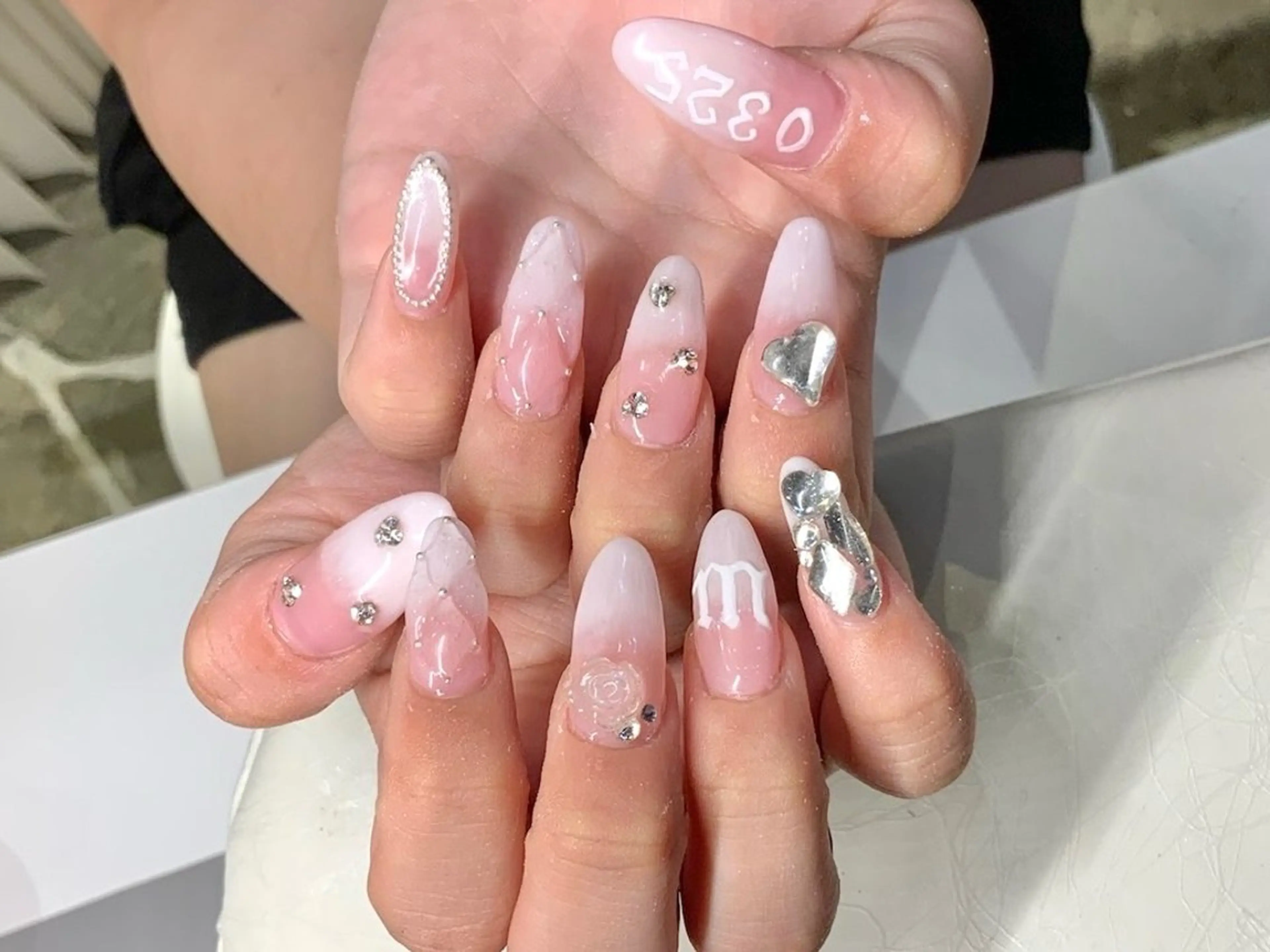 セミロング MIGHTY COLORのネイルデザイン