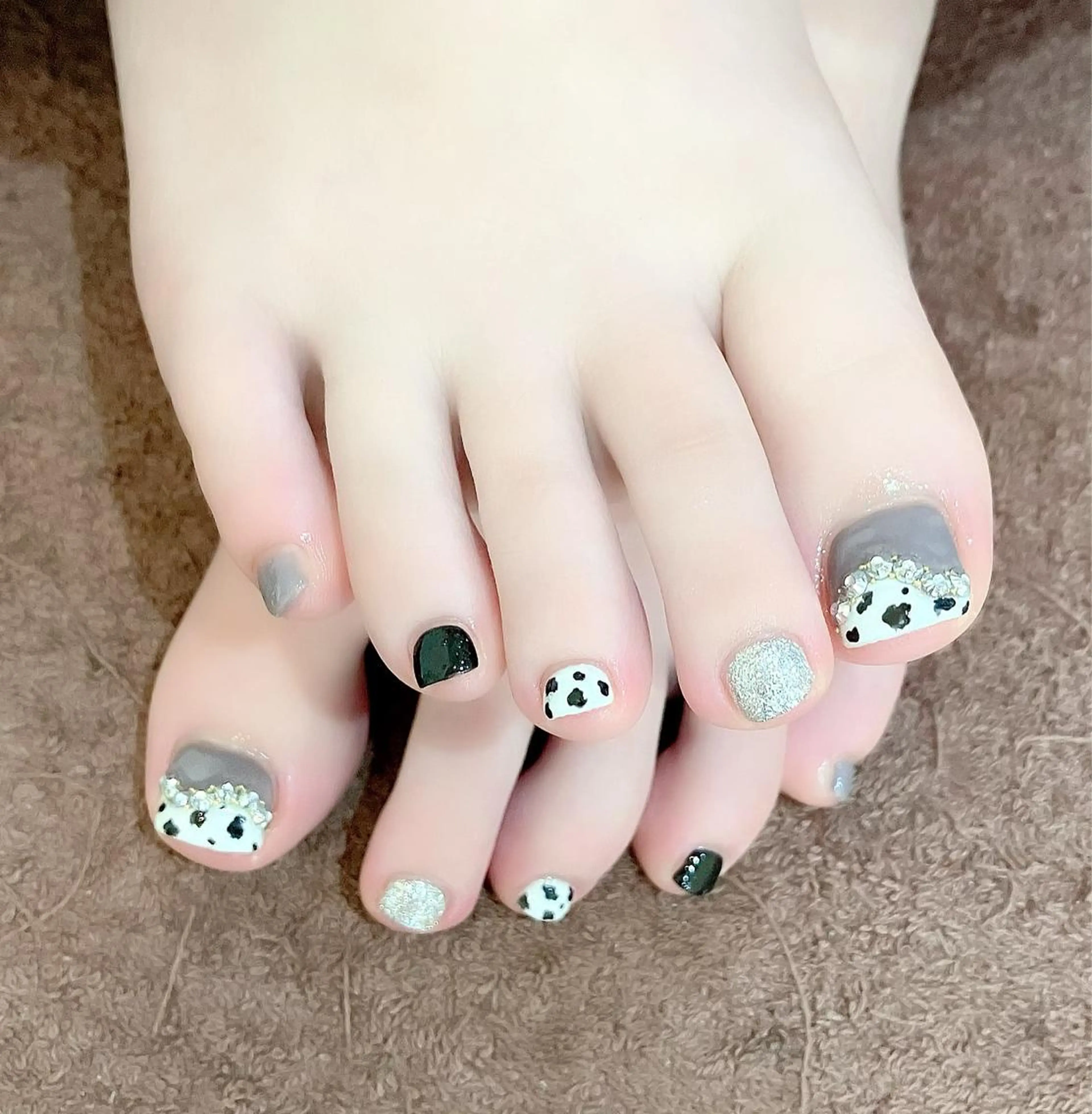 ネイル 🍒当日もOK🍒 𝑳𝑼𝑵𝑨花井のネイルデザイン