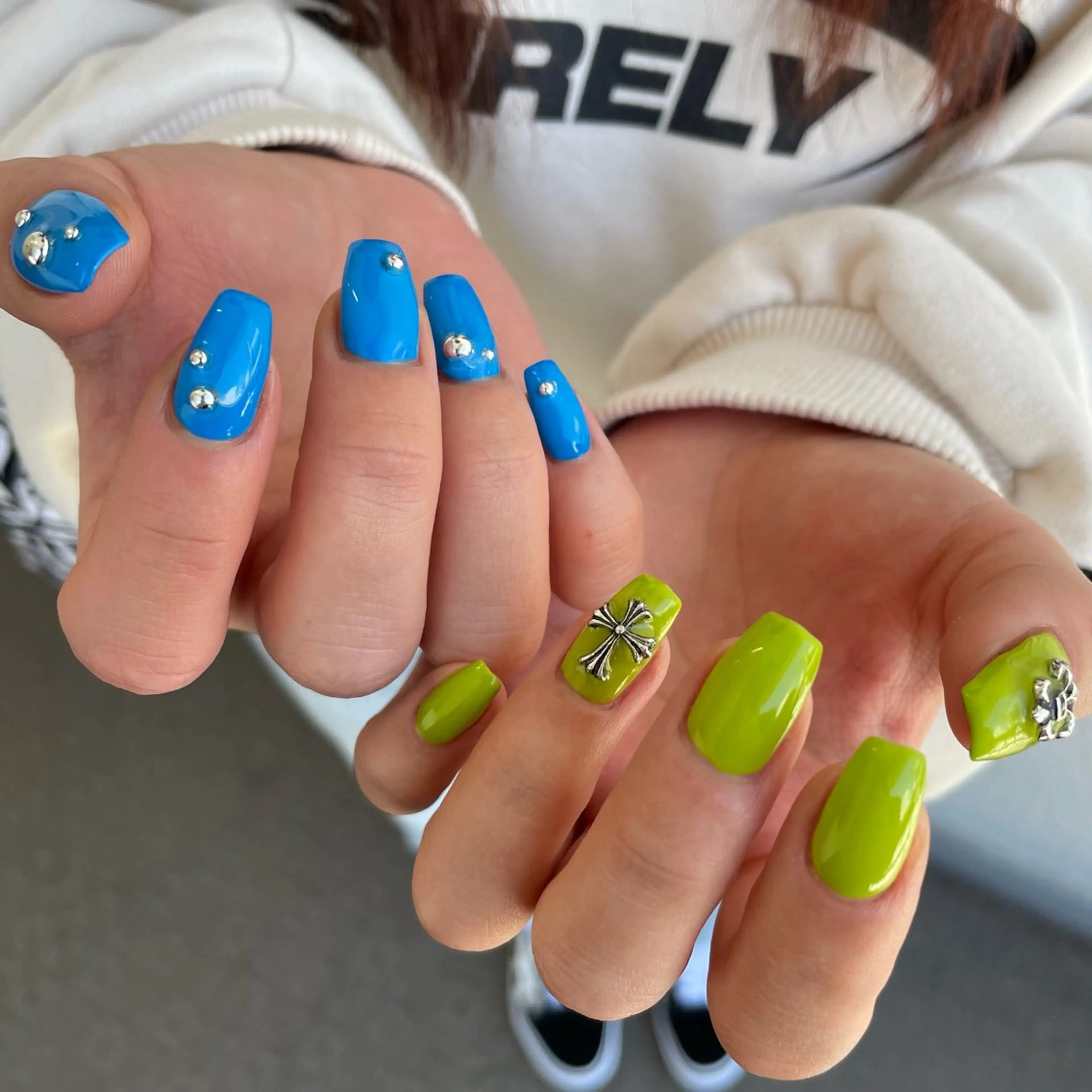 ネイル ハンドネイル カメレオン京橋🌻 草葉由佳のネイルデザイン