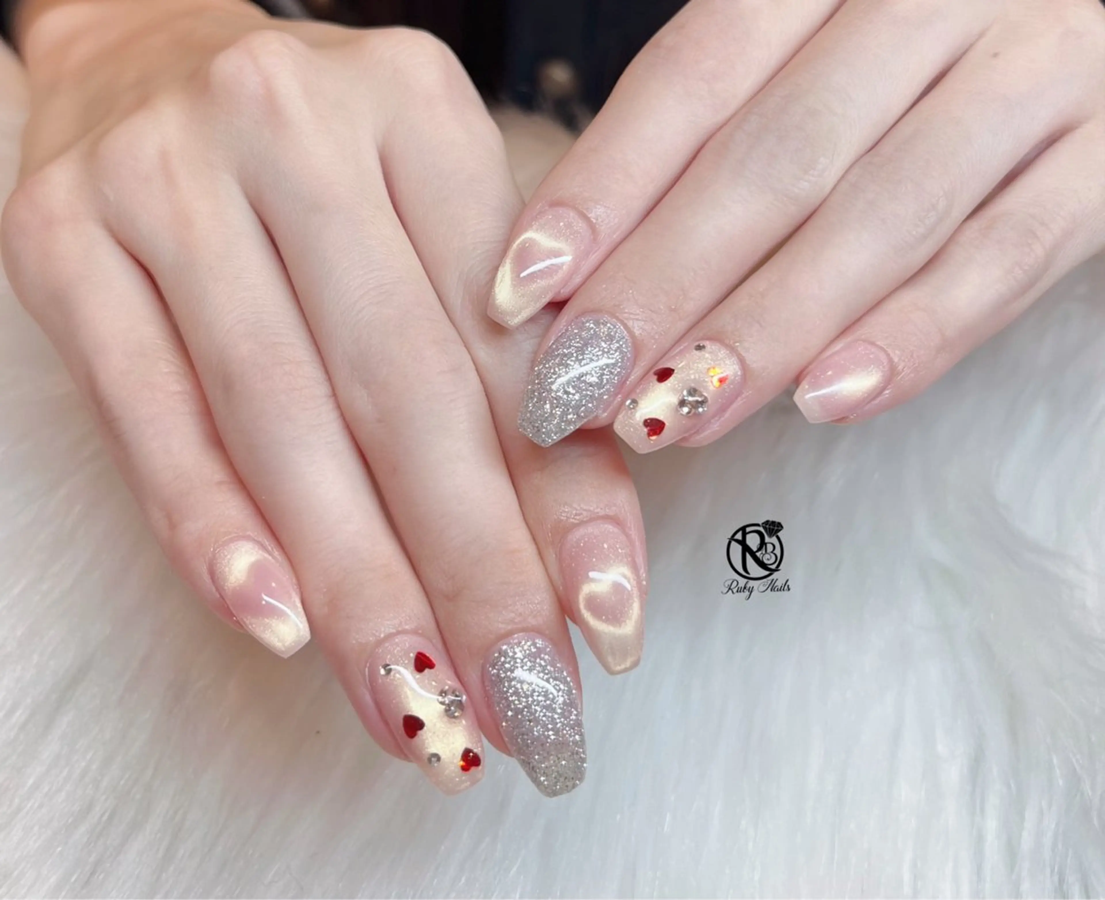 ネイル チークネイル フットネイル フレンチネイル グラデーション キラキラネイル Yukichan 日暮里店のネイルデザイン