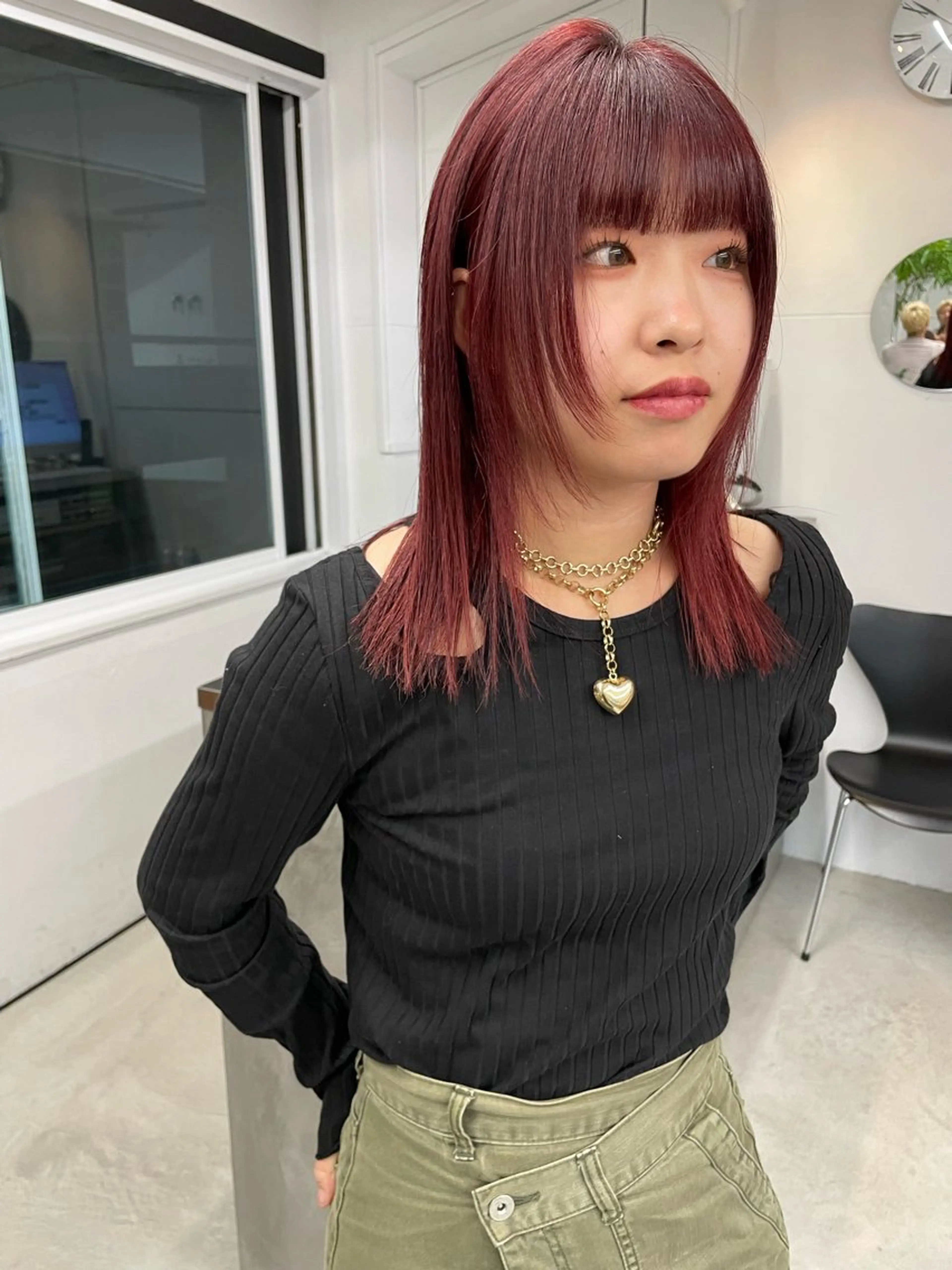 ミディアム オカモト ミユウのヘアスタイル