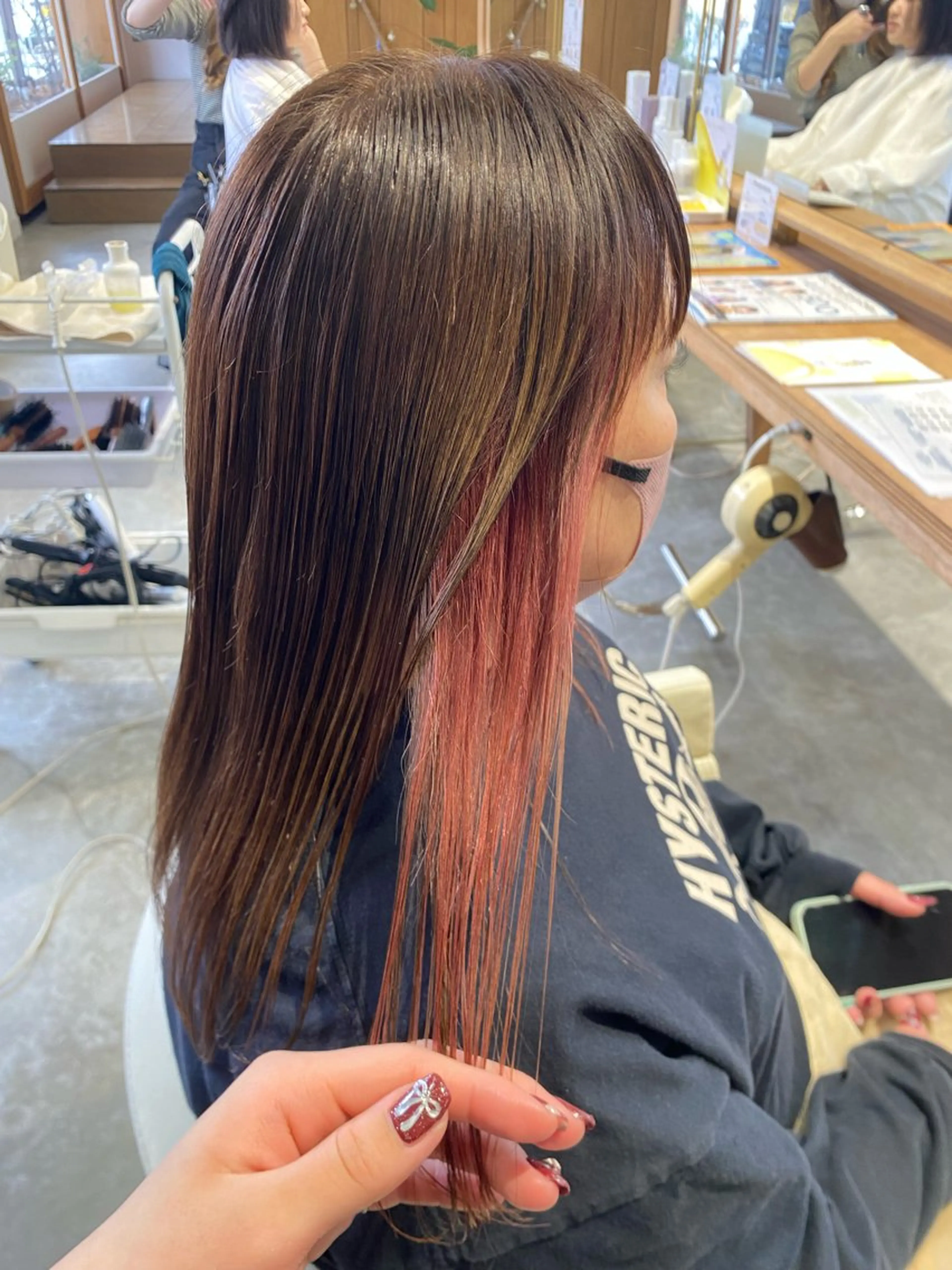 ロング カラー イヤリングカラー ピンクカラー ヘアカラー fulam所属・MIKU ／fulamのヘアスタイル