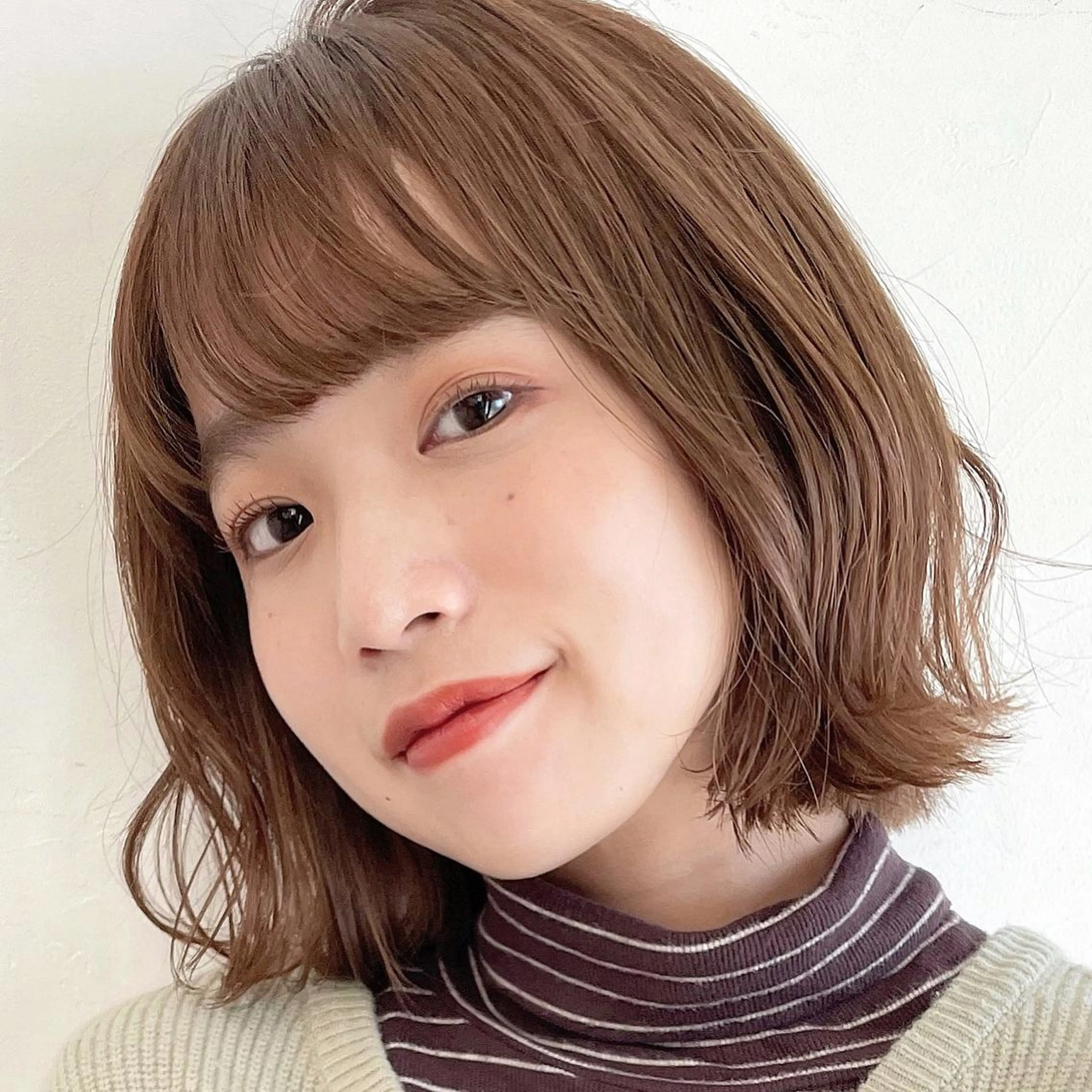 ショート カラー ベージュカラー 透明感カラー OAK 学芸大学所属・秋葉萌　透明感カラー /レイヤー/ボブ♡のヘアスタイル