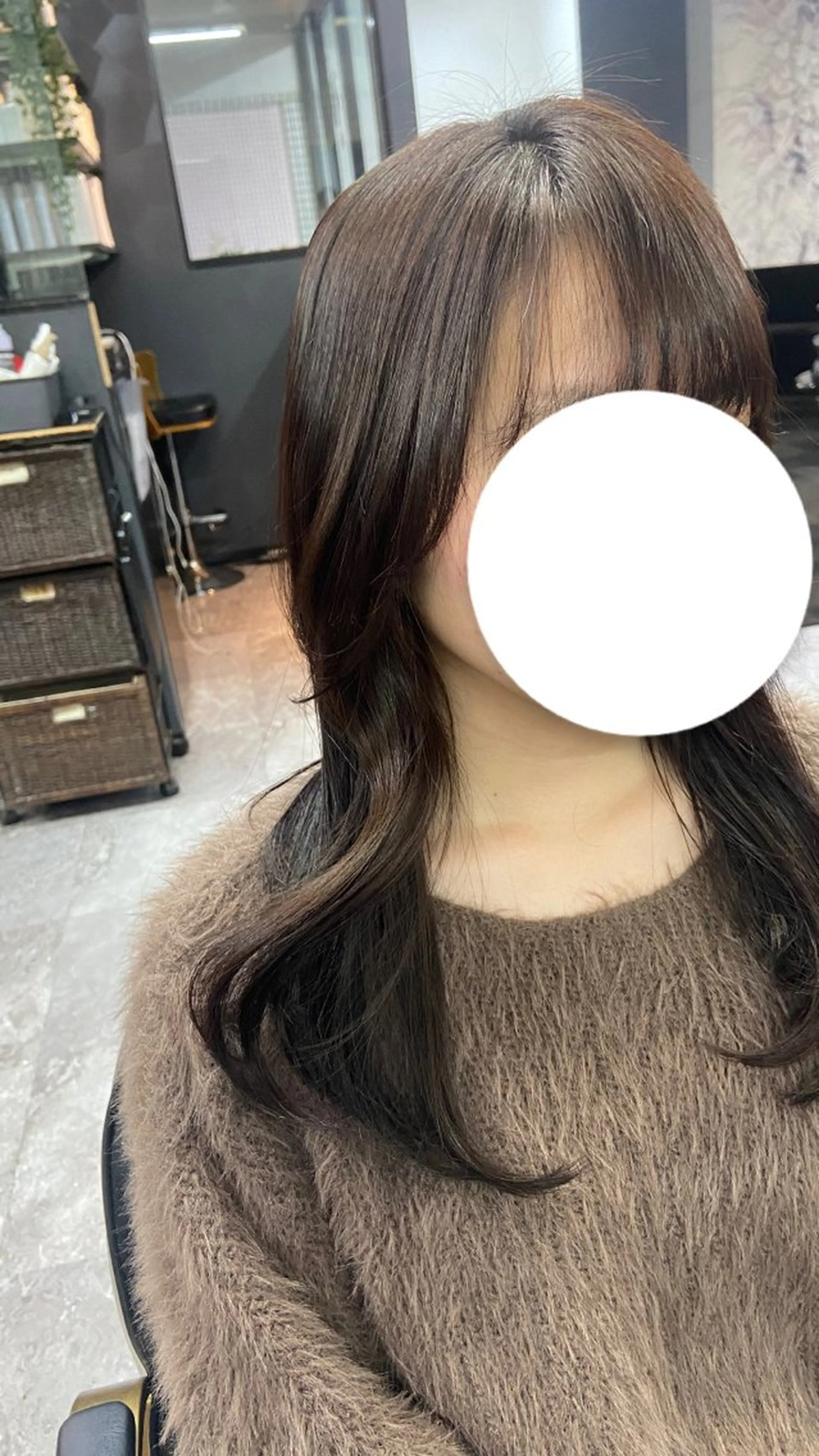 セミロング 瀧下 唯のヘアスタイル