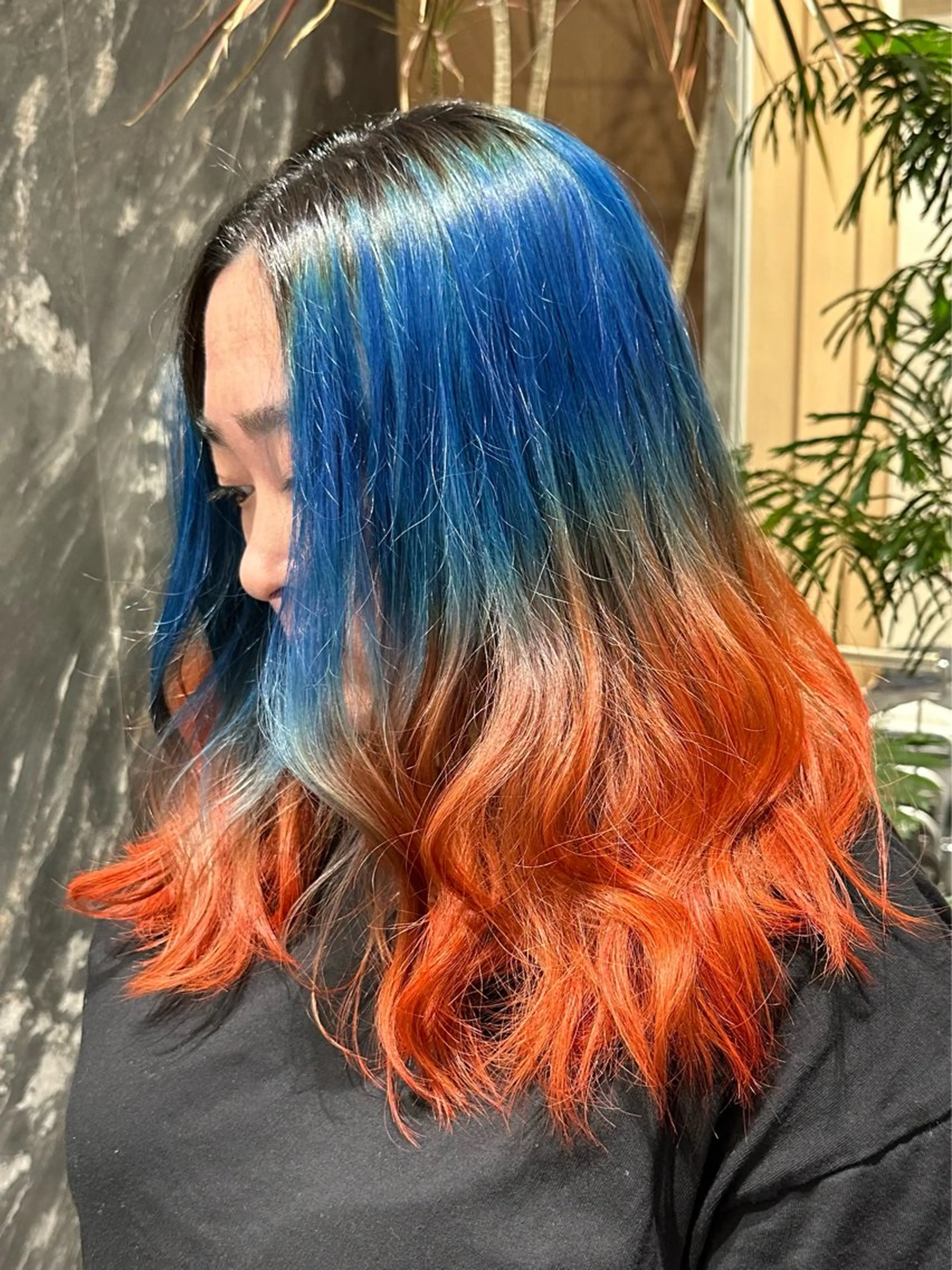 セミロング カラー ブリーチ ブルーカラー ケアブリーチ ダブルカラー ハイトーンカラー ヘアカラー トリートメント salowin原宿iori所属・💋ハイトーンデザイ ンヘア💋A'nyuのヘアスタイル