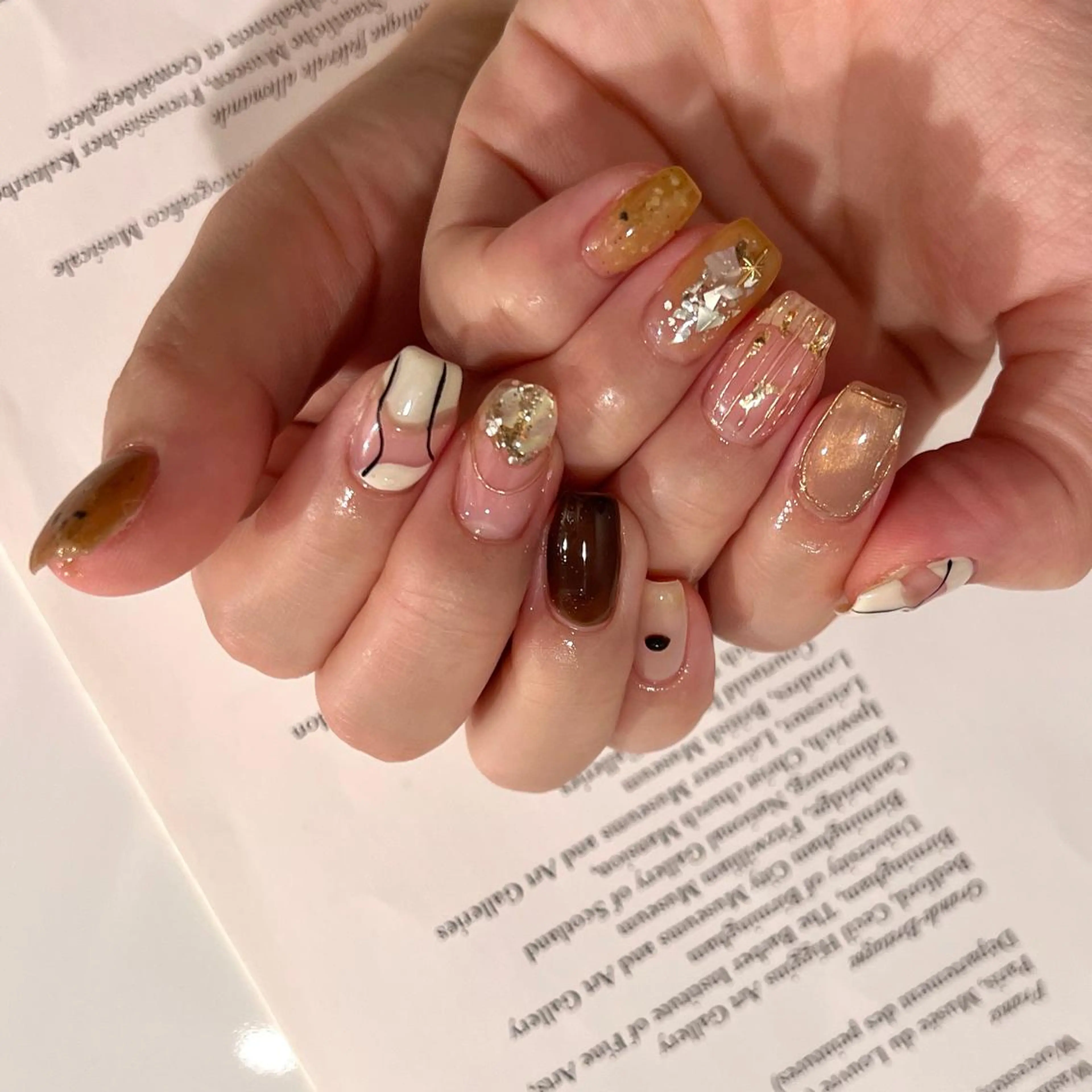 ネイル 黒葛原 めぐみのネイルデザイン