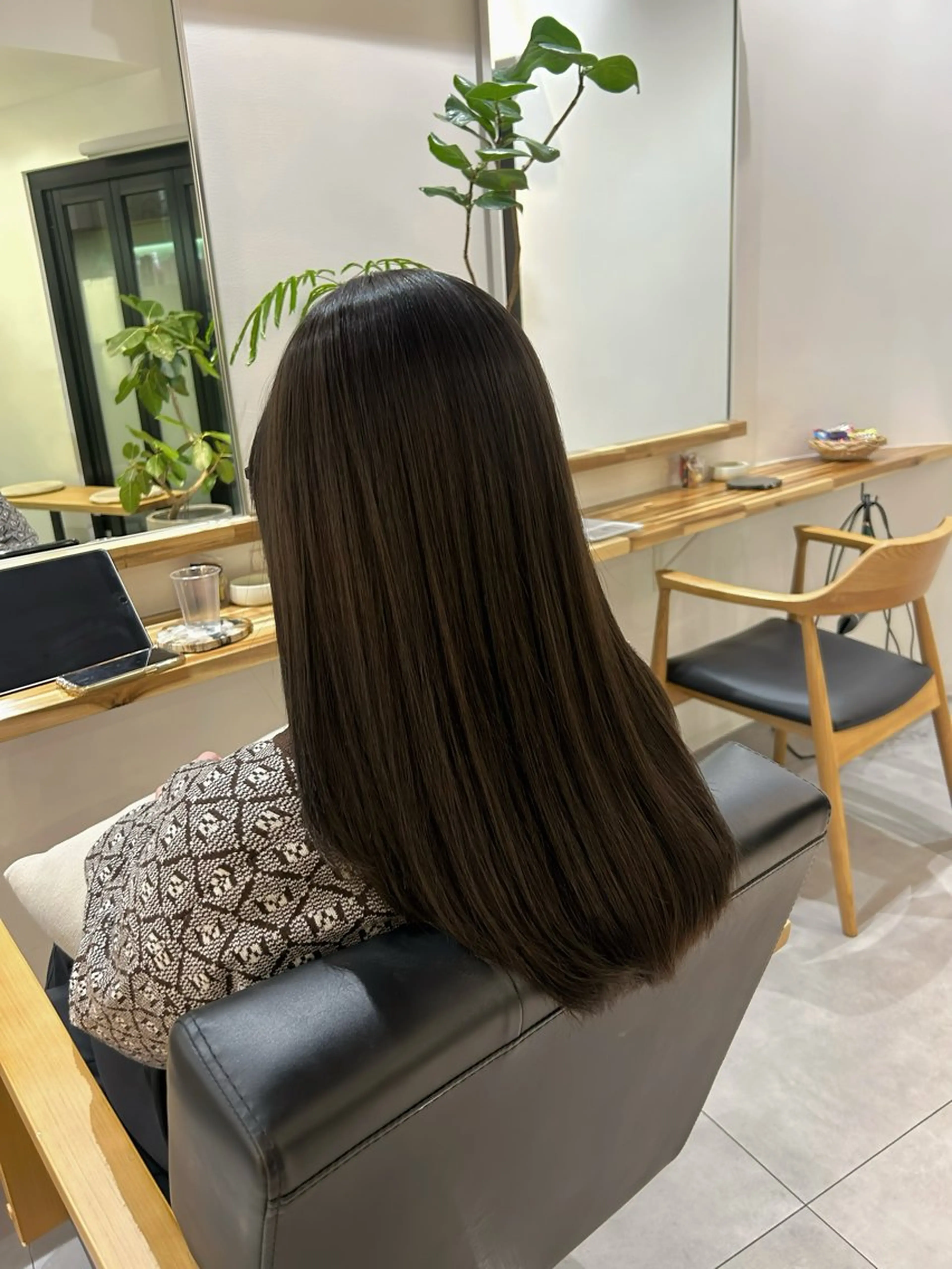 ロング ヘアカラー hair salon e.m.所属・e.m. マヒロのヘアスタイル