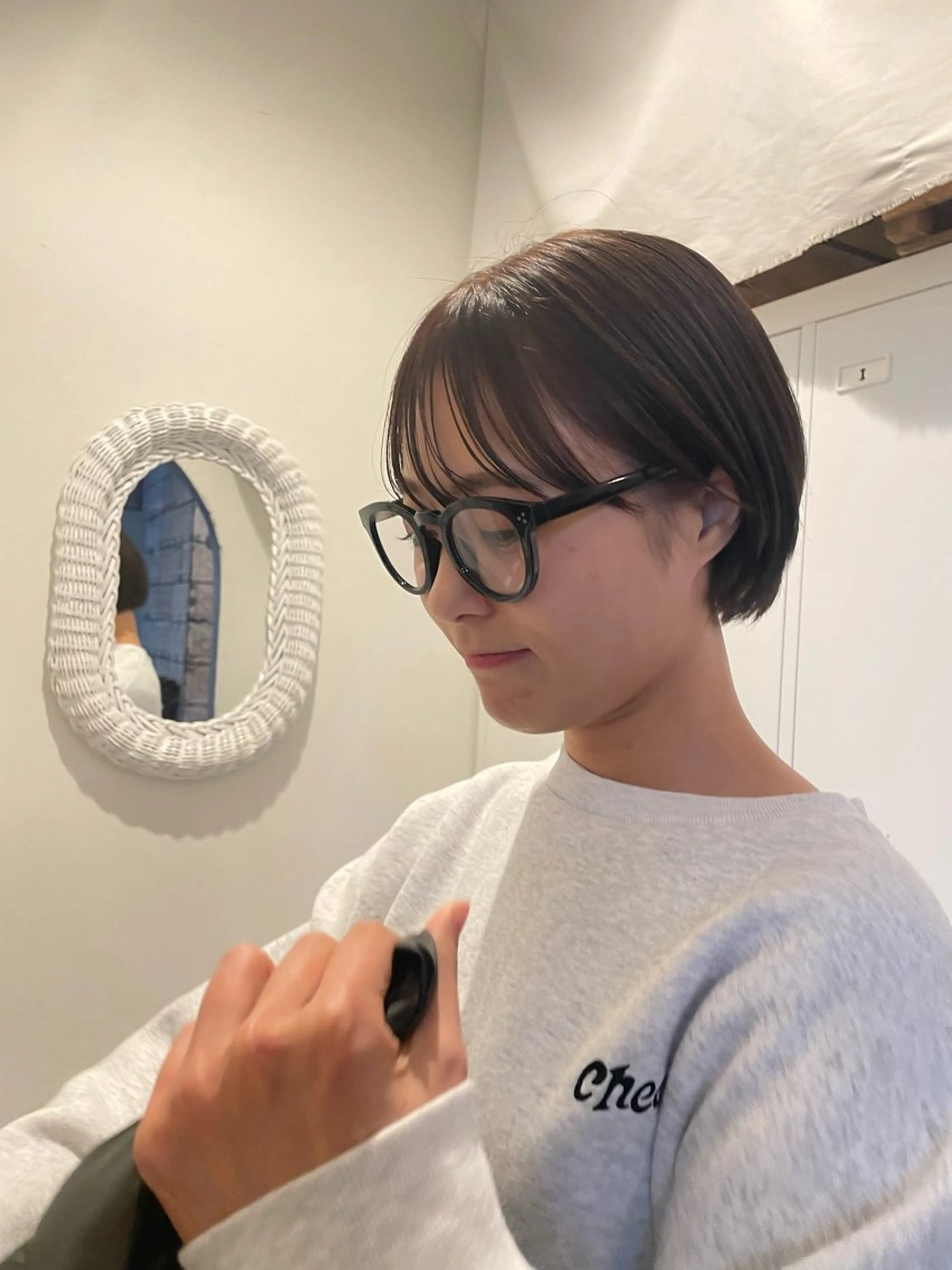 ショート ウシロダ メグミのヘアスタイル