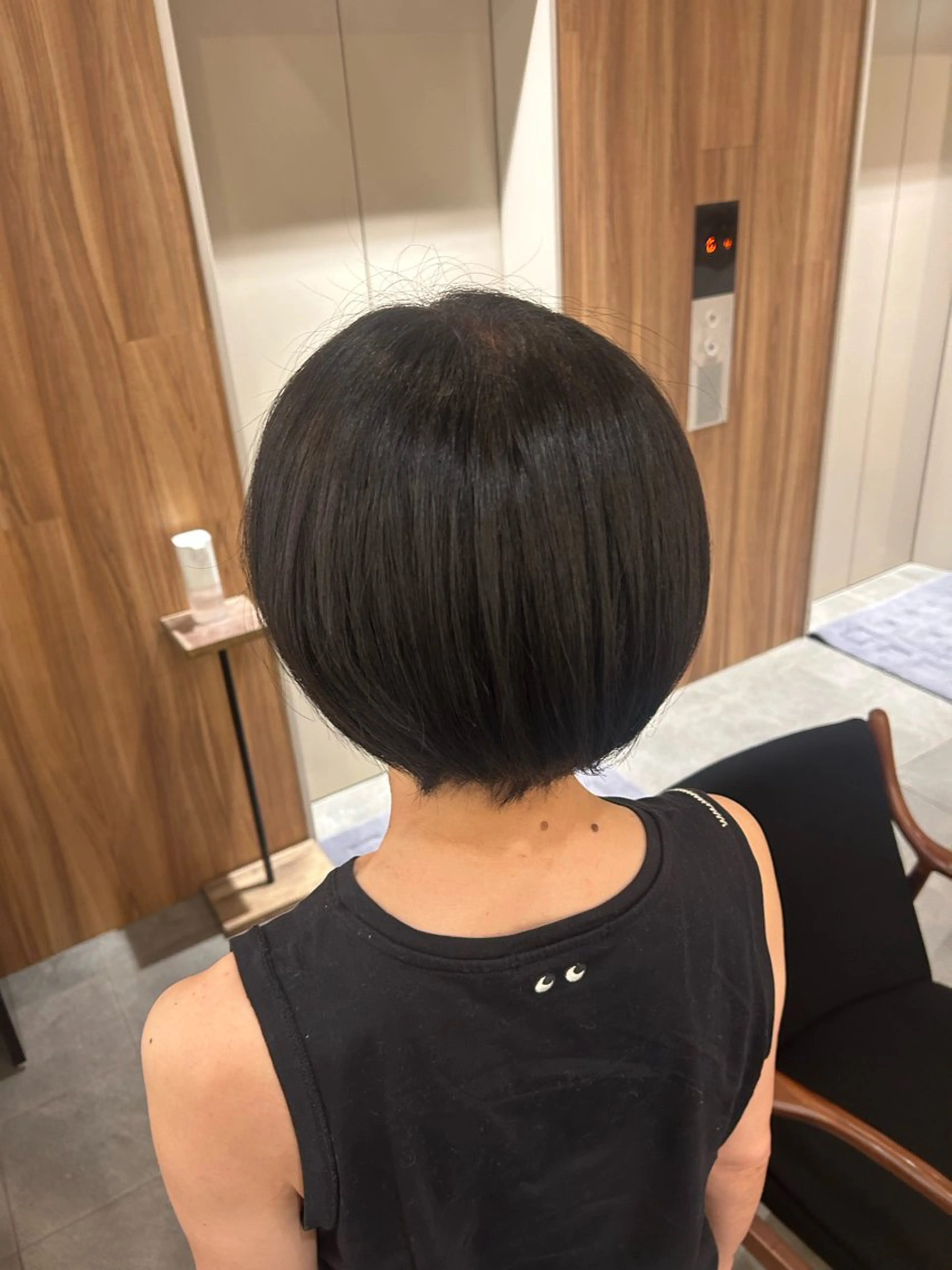 ショート カラー 根本 琴子のヘアスタイル