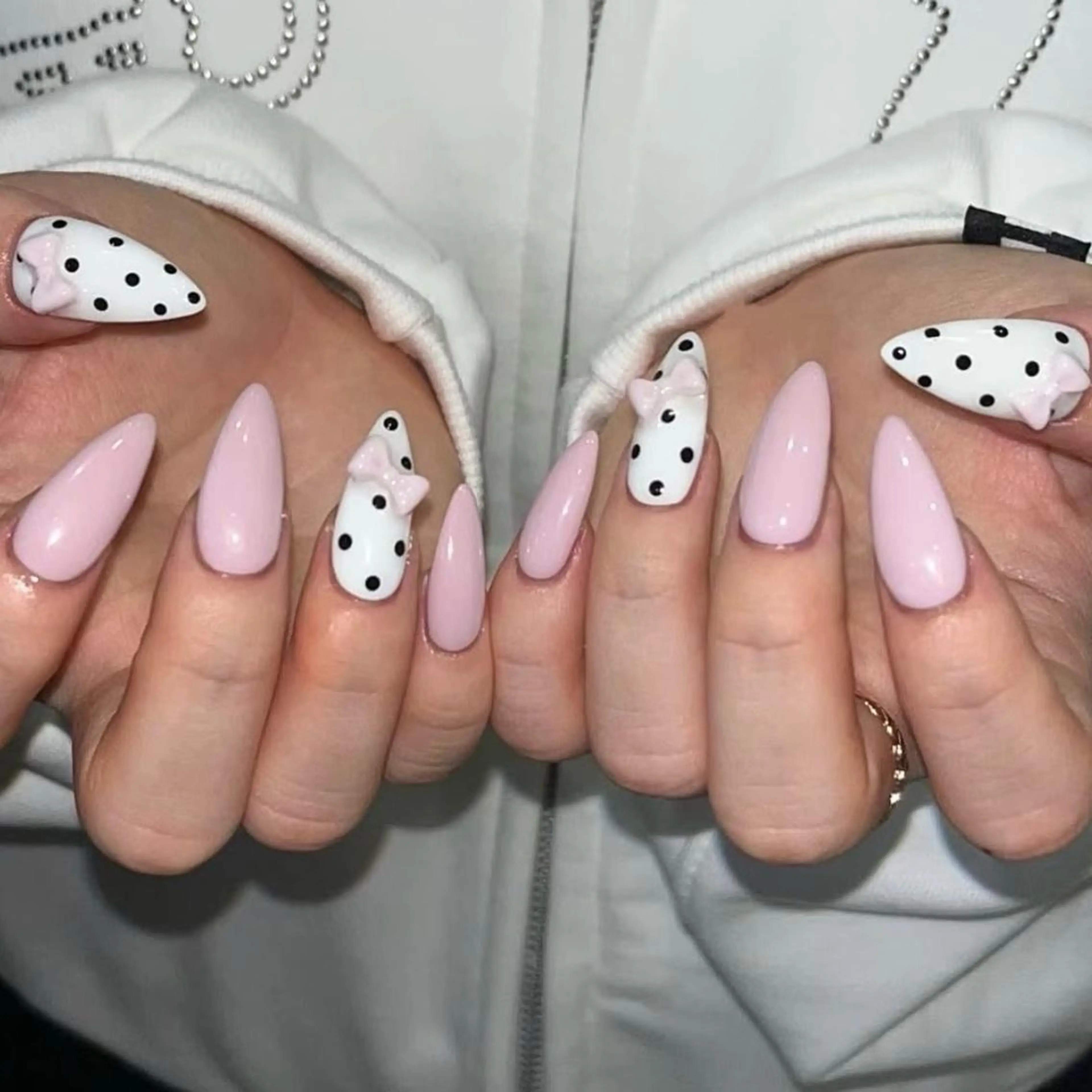 【ドットネイル】自爪🎀ドット4本+ワンカラー6本💅🏻ケア込み6980円の写真