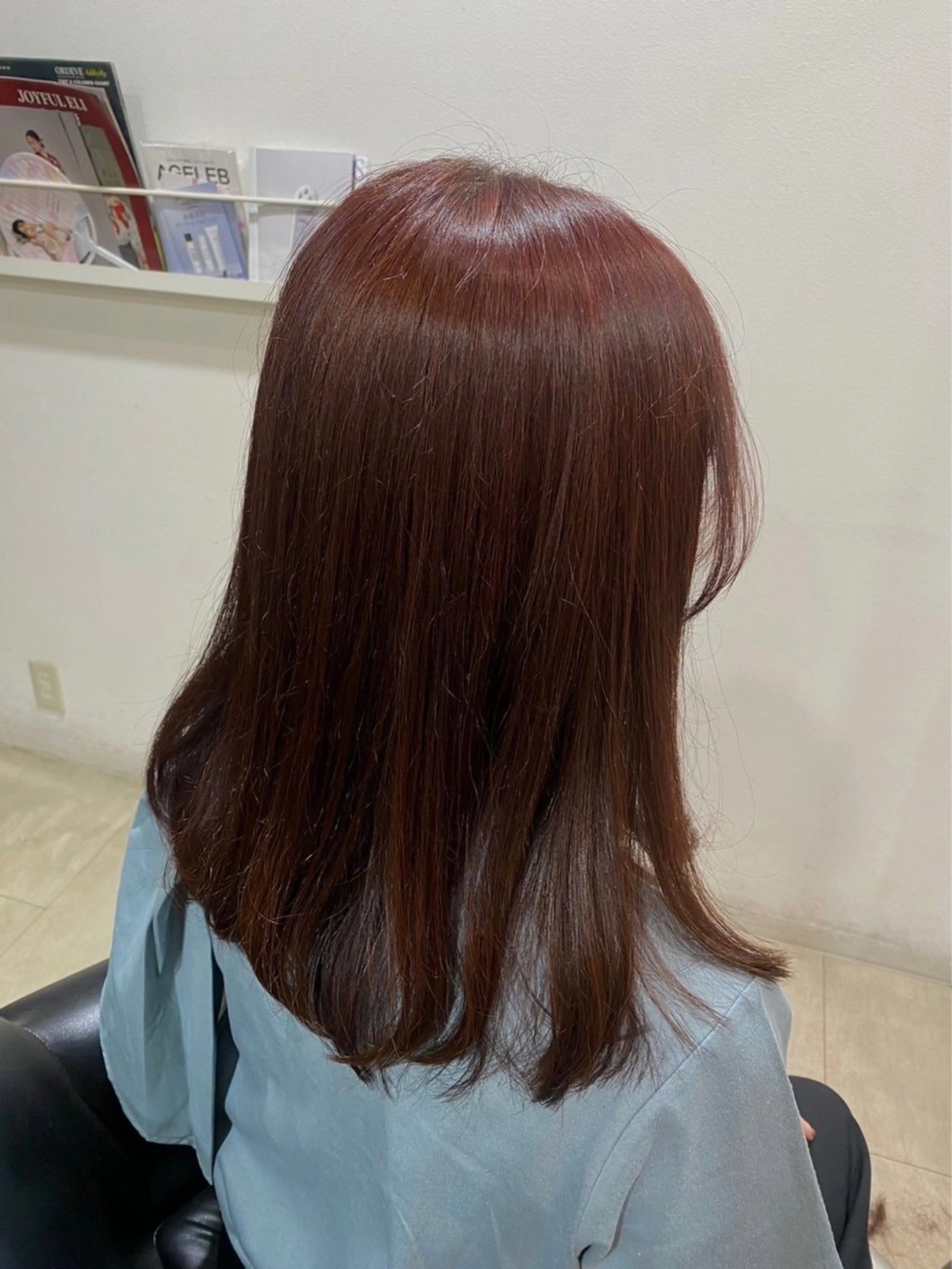 ロング カラー ブリーチ イルミナカラー ブリーチなしカラー レッドカラー 松本 絢乃のヘアスタイル