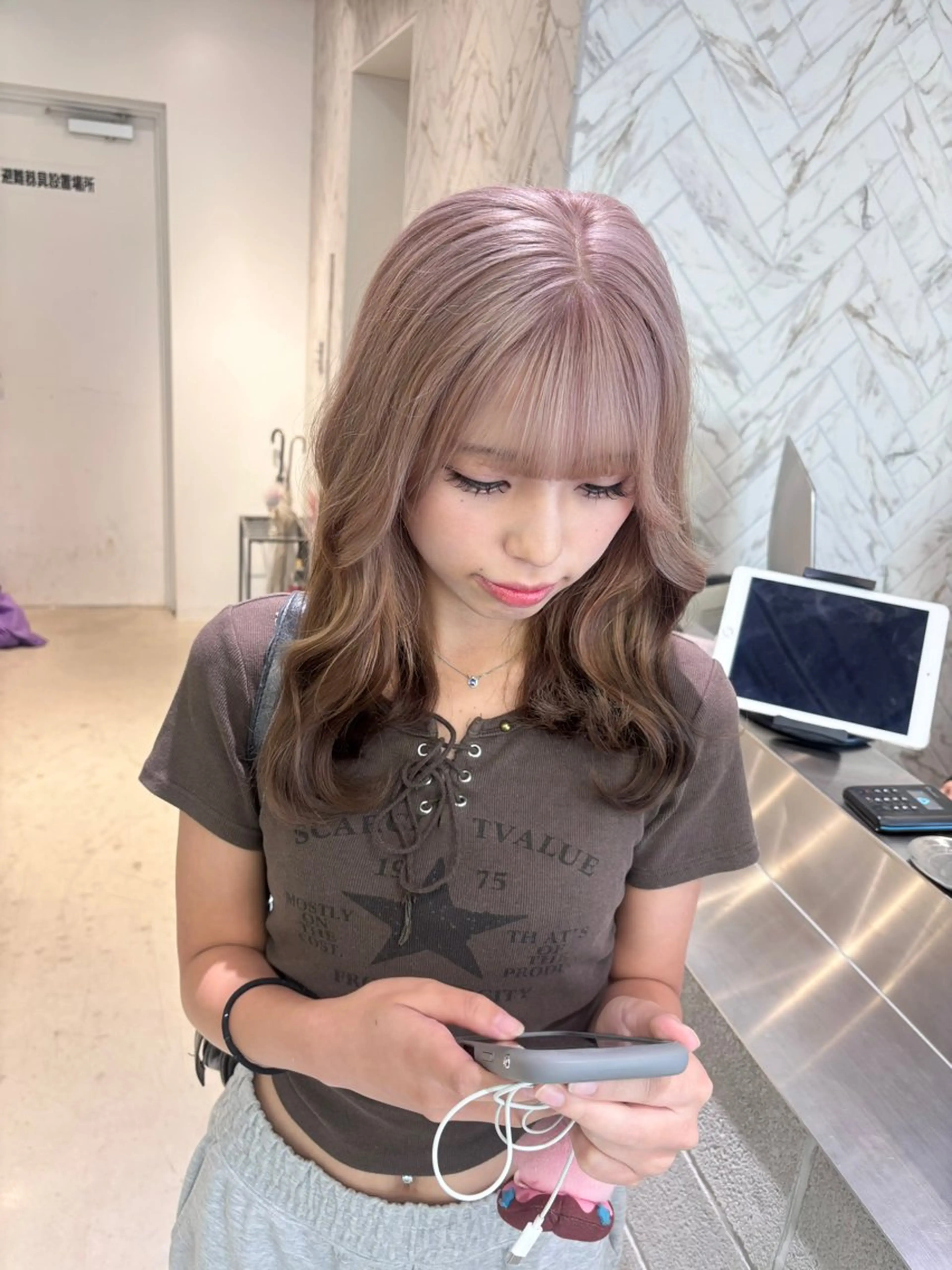 セミロング カラー ヘアカラー トリートメント EIGHT ／SHU🩶のヘアスタイル