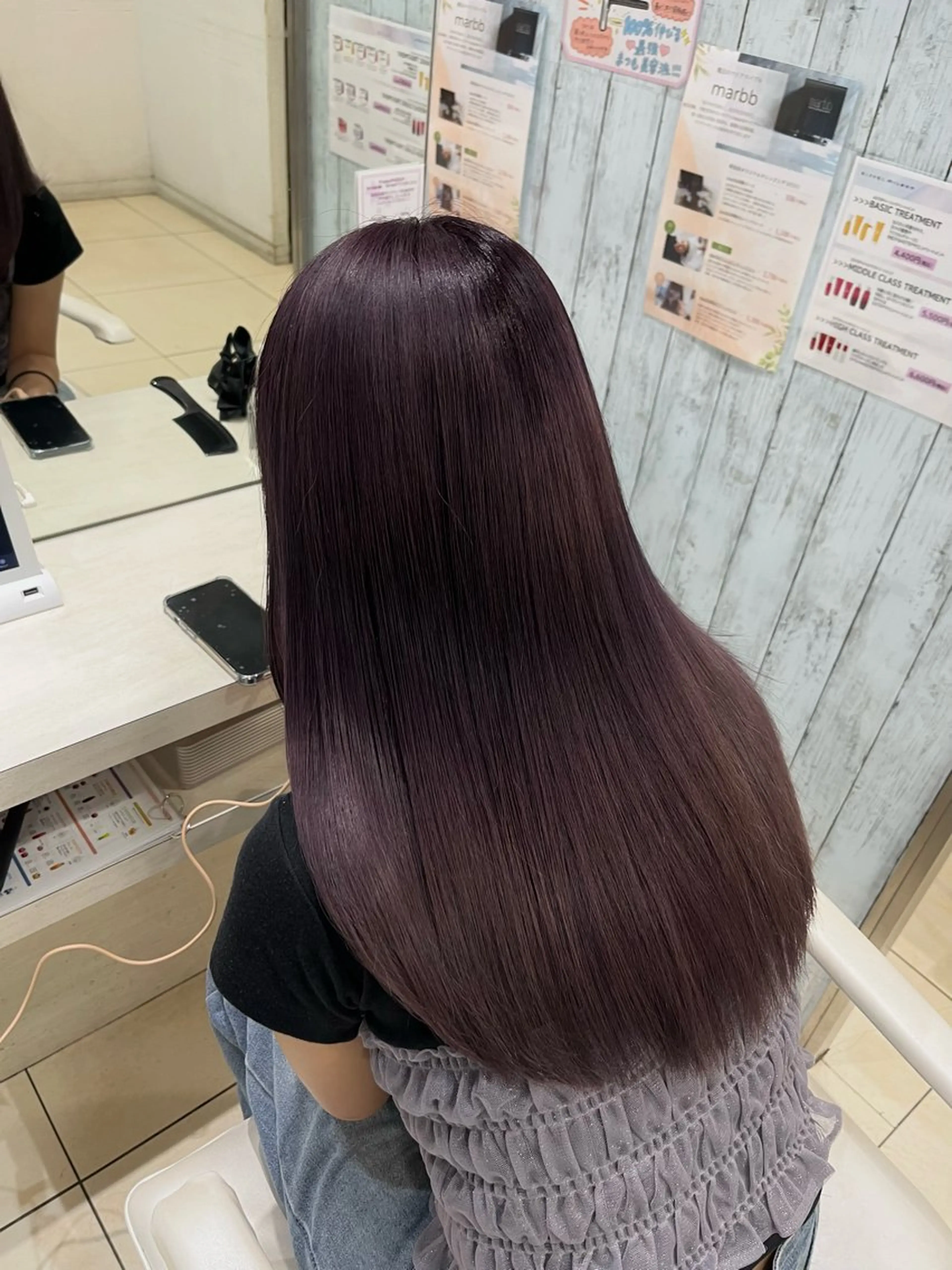 セミロング ヘアカラー トリートメント 【髪質改善カラー】 あむ·. ⟡ 🖤のヘアスタイル