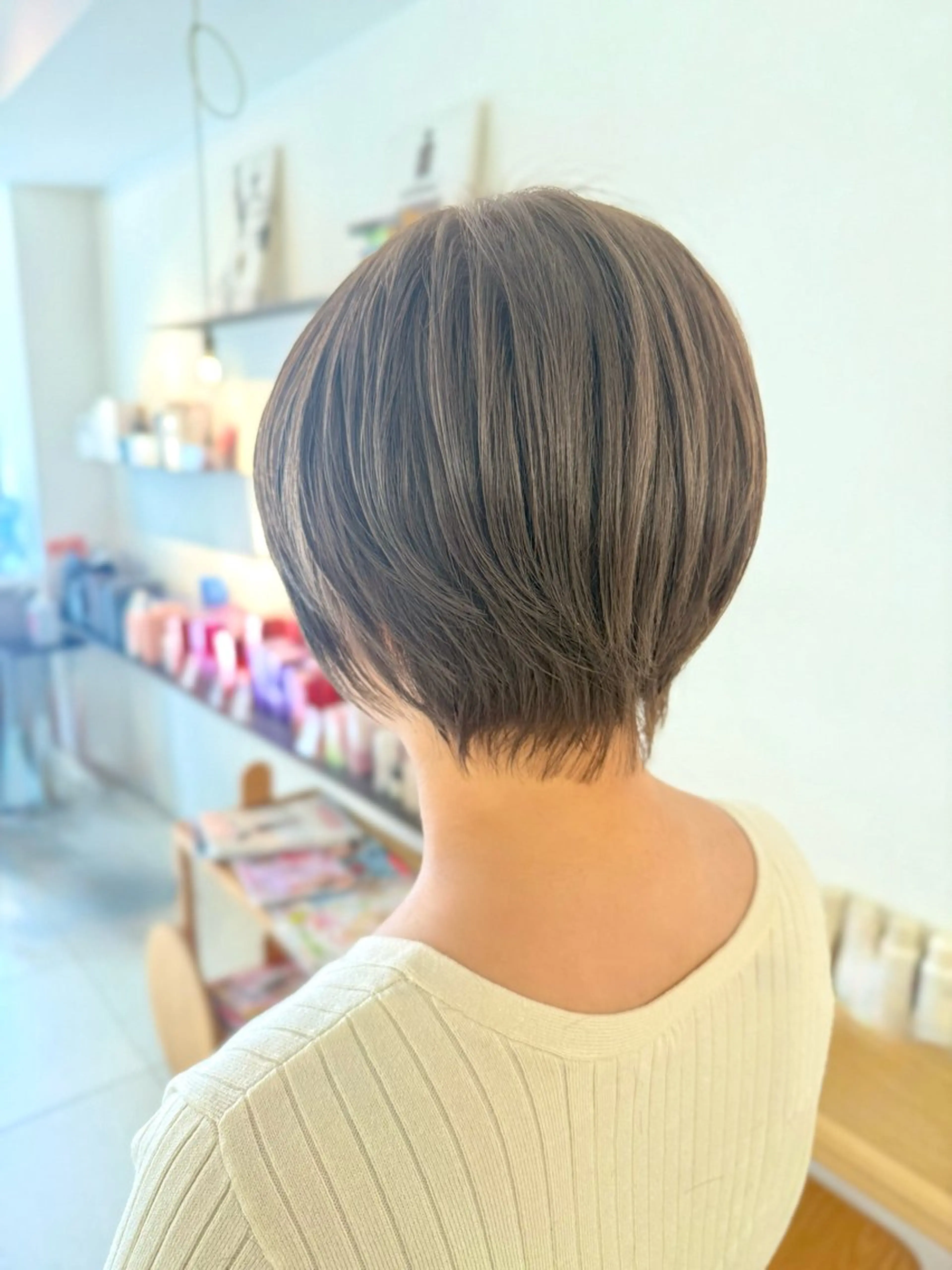 ショート カラー カット ヘアカラー トリートメント 安永 涼のヘアスタイル