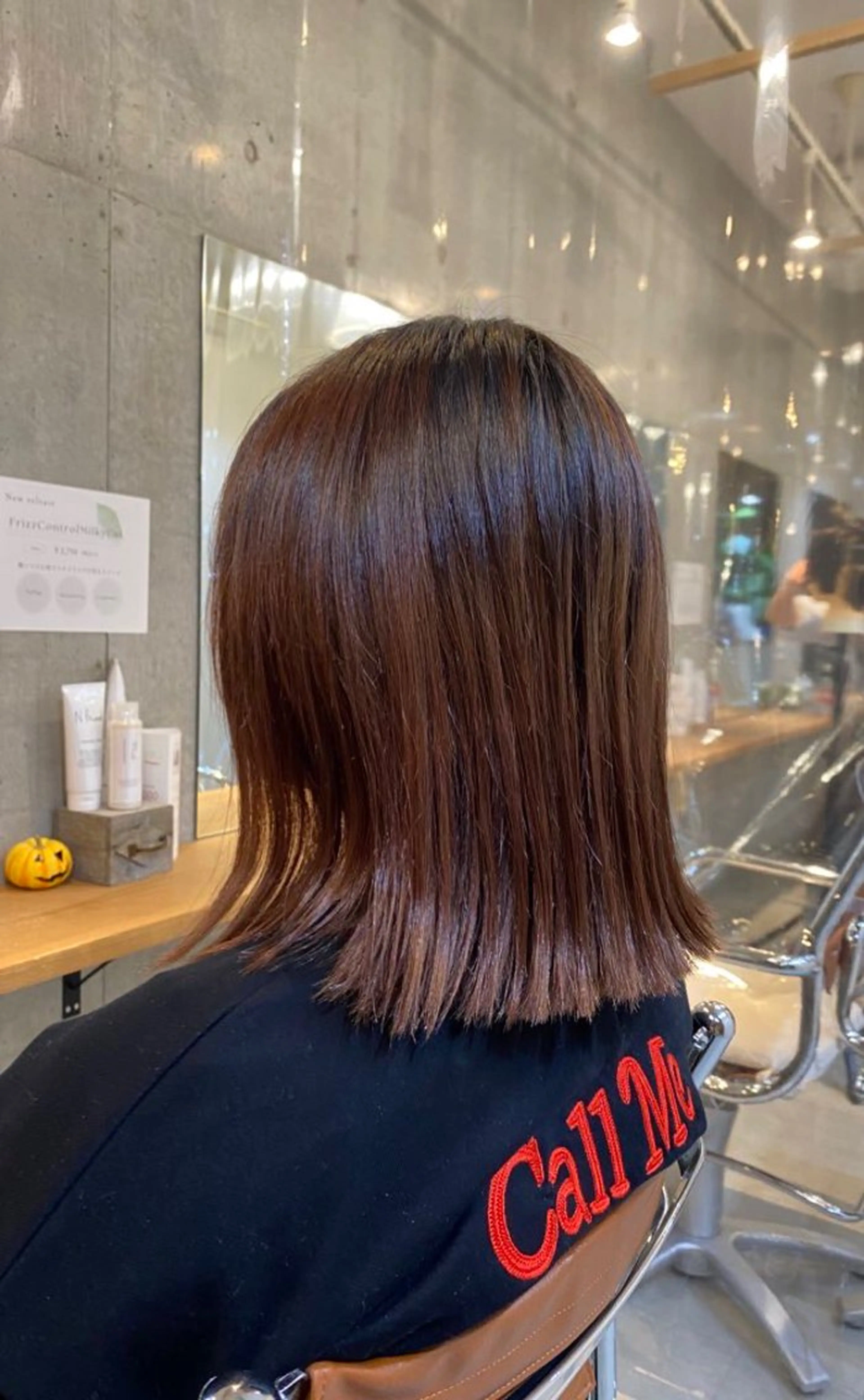 ミディアム ボブ 外ハネヘア タツキ／レイヤー／ パーマ／艶カラーのヘアスタイル