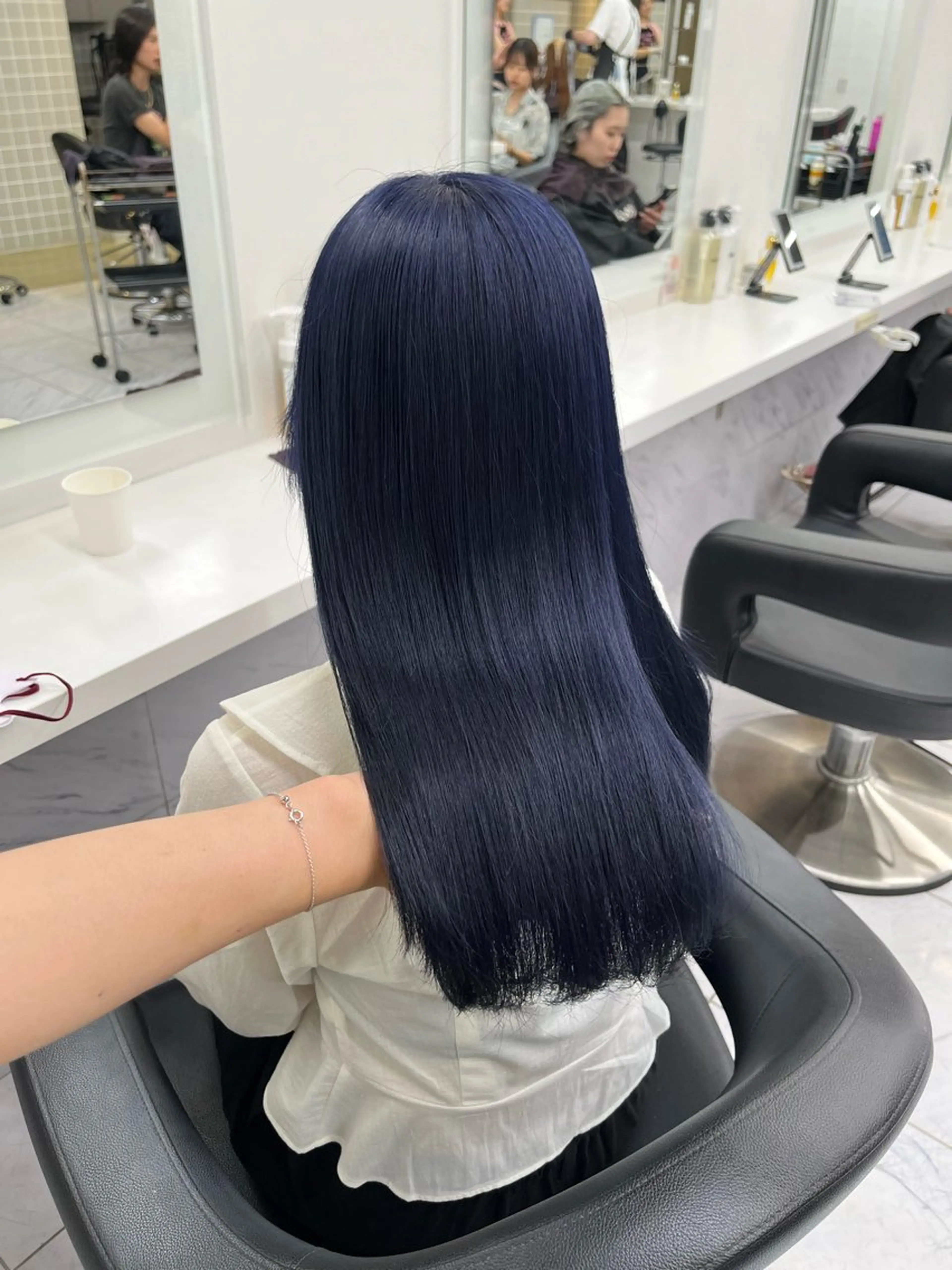 セミロング ヘアカラー トリートメント ヘッドスパ ヘアセット 寒色＆ブリーチ特化 寒色MiOのヘアスタイル