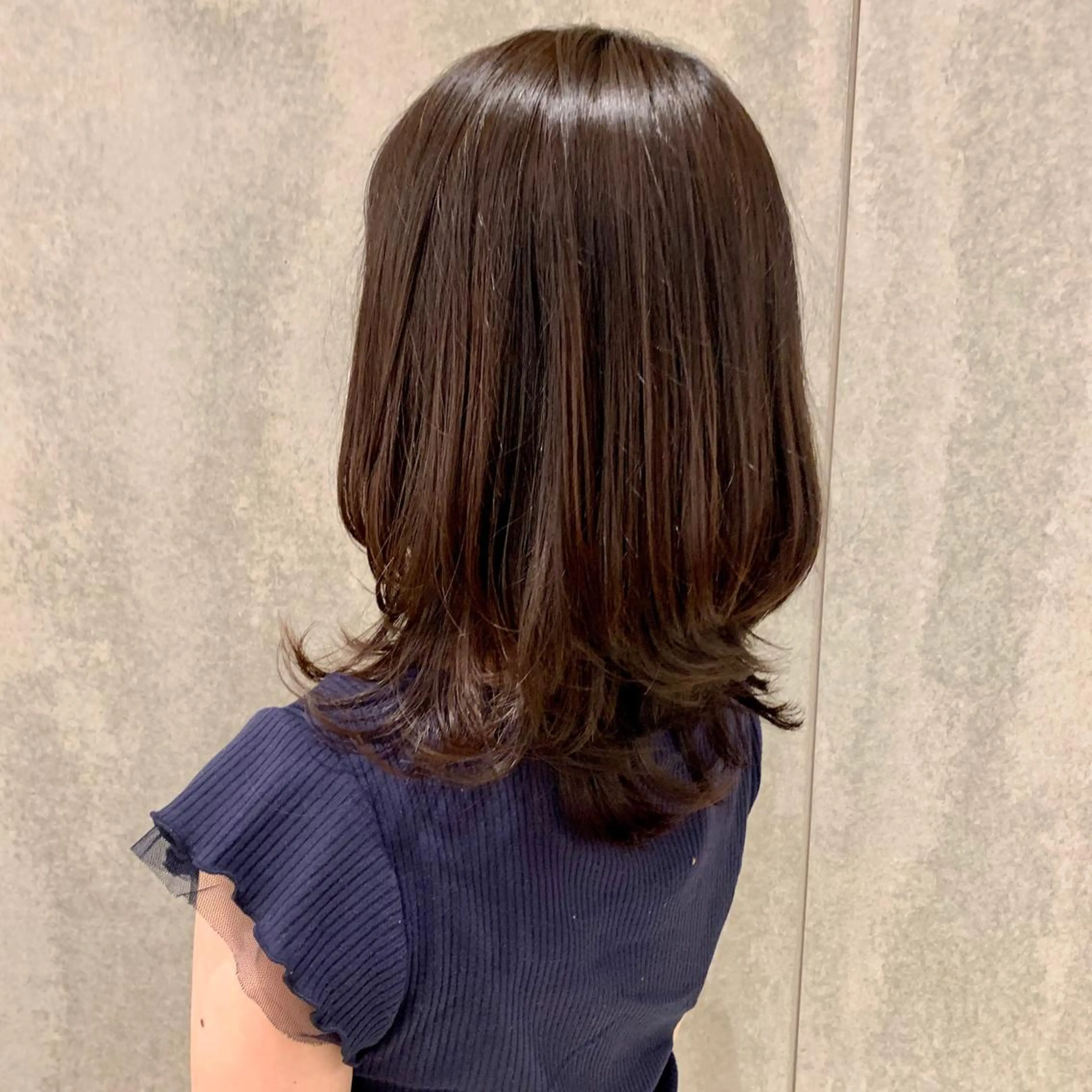 ミディアム ミディアムレイヤー レイヤーカット ルームスつかしん店所属・宮村 勇希のヘアスタイル