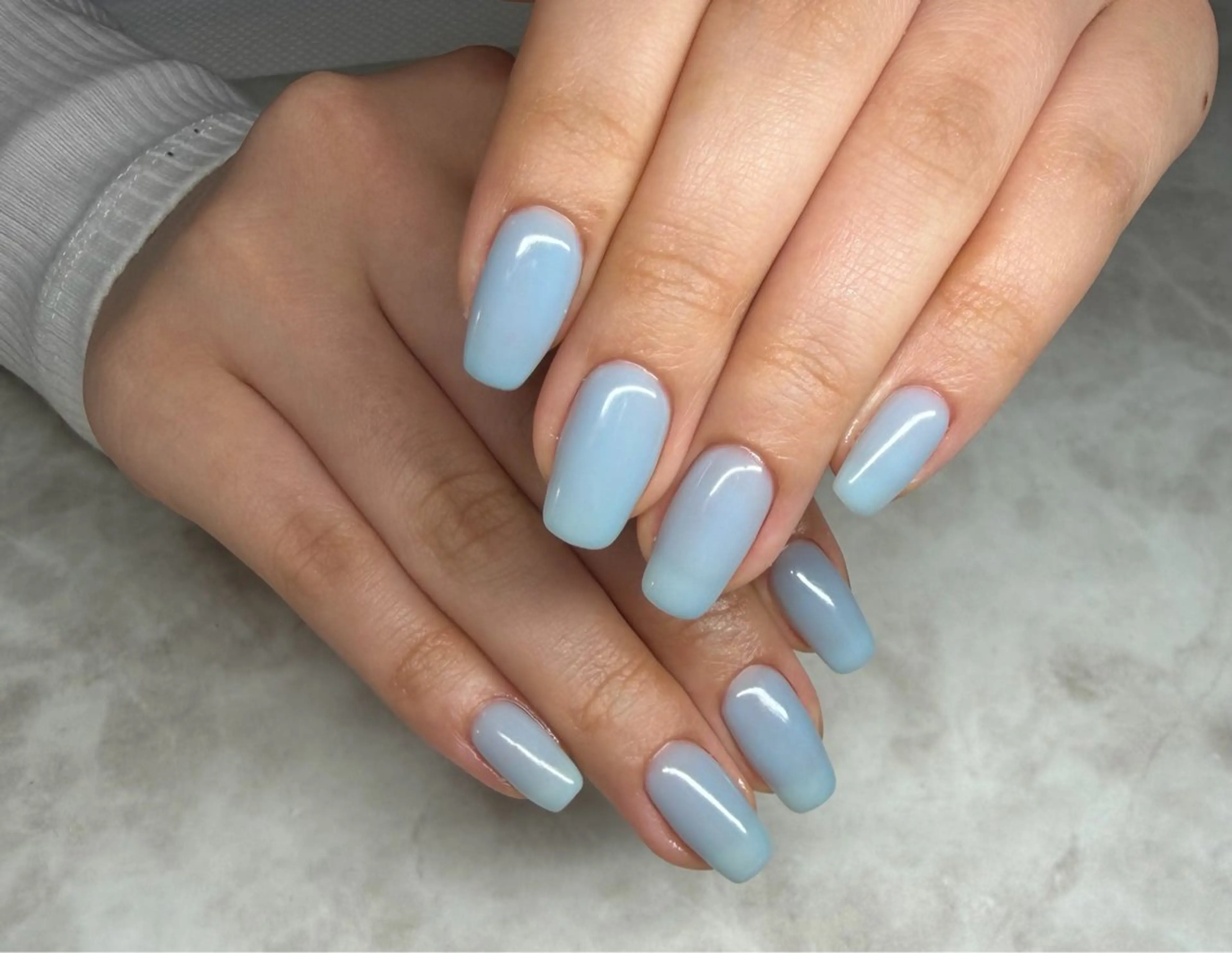 ミディアム ハンドネイル ダンビーニャム サロールのネイルデザイン