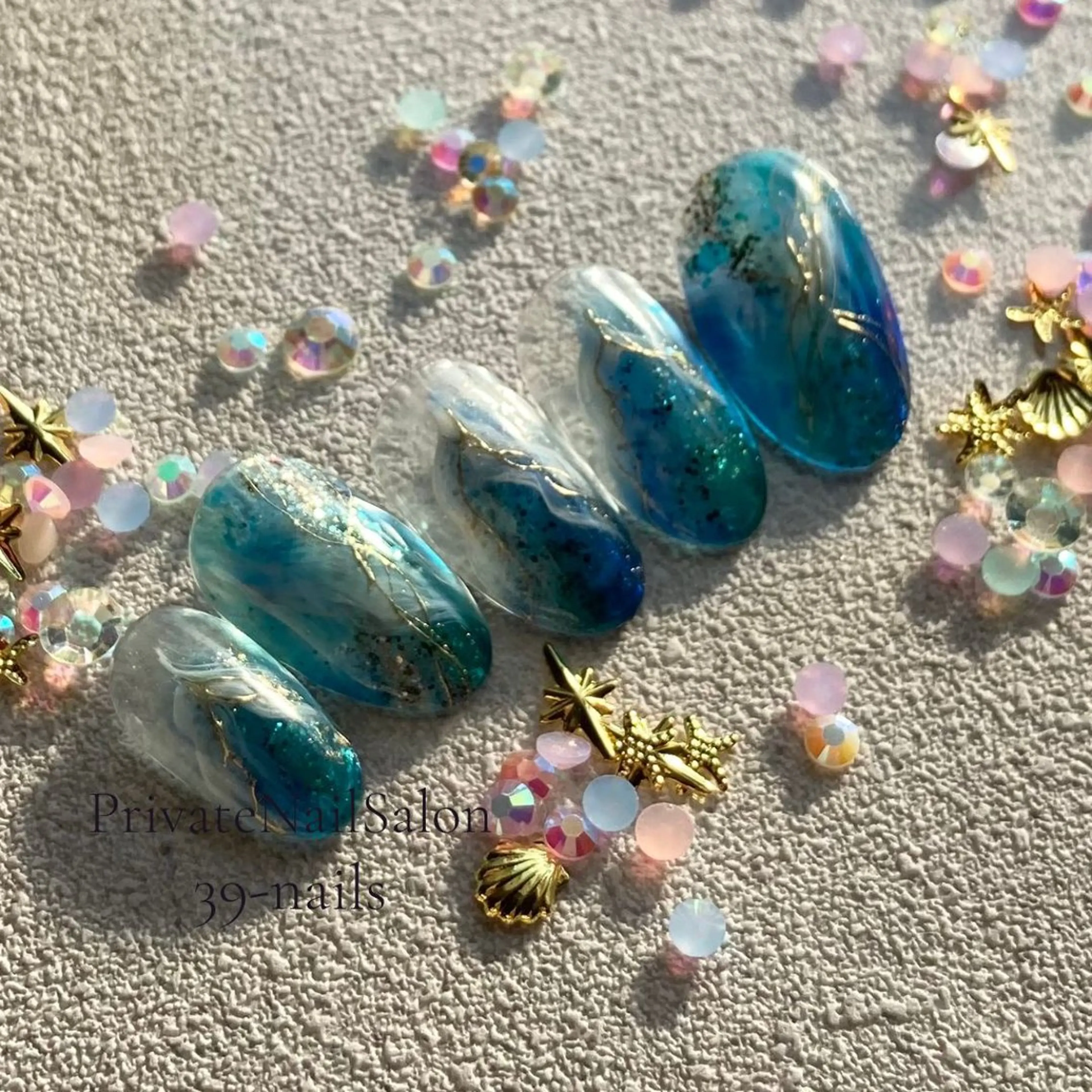 ネイル ジェルネイル キラキラネイル ニュアンスネイル パラジェル 夏ネイル 39-nails EharaMikuのネイルデザイン