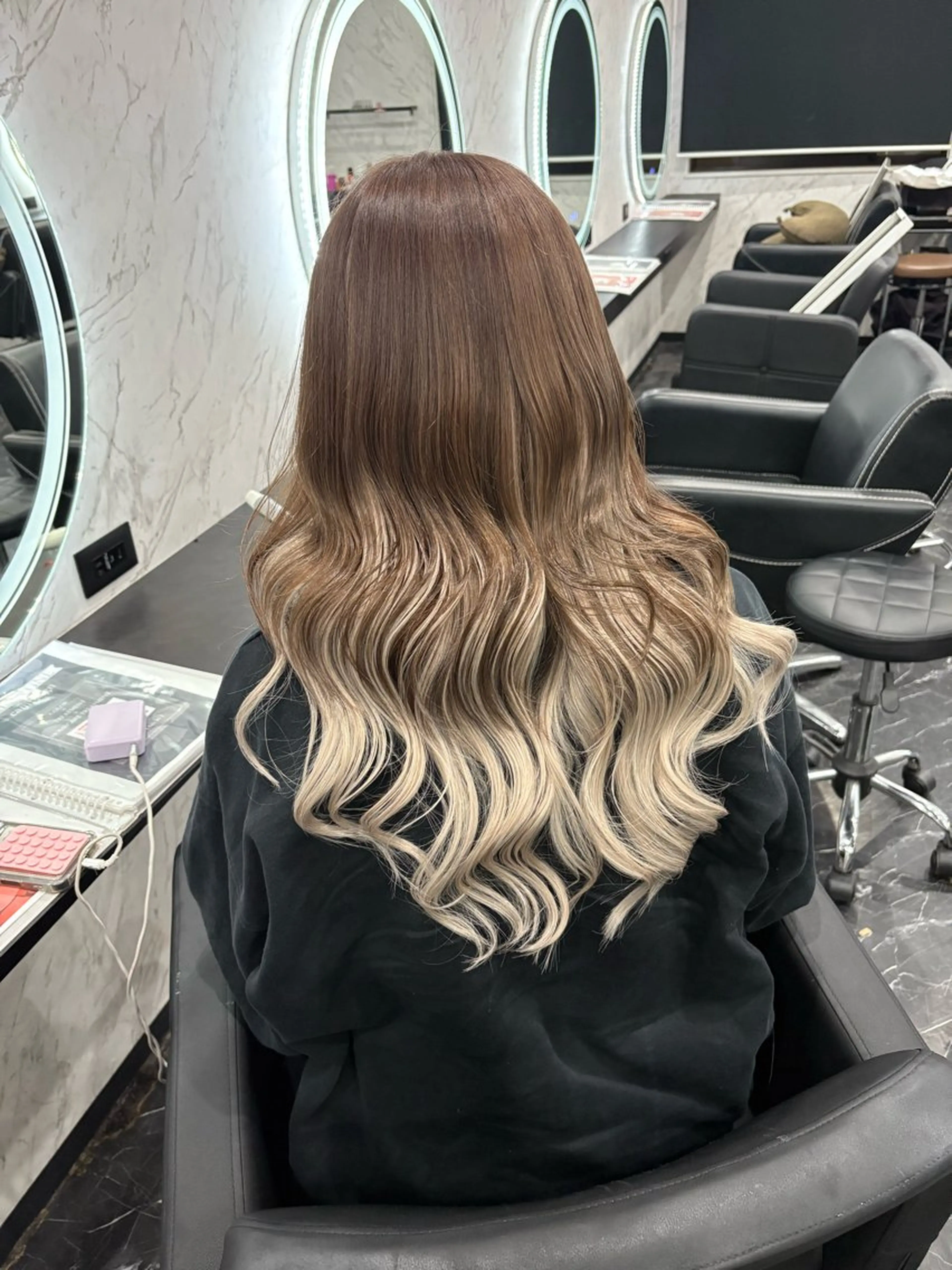 セミロング シールエクステ エクステ ヘアカラー エクステ LOCO/ Koukiのヘアスタイル