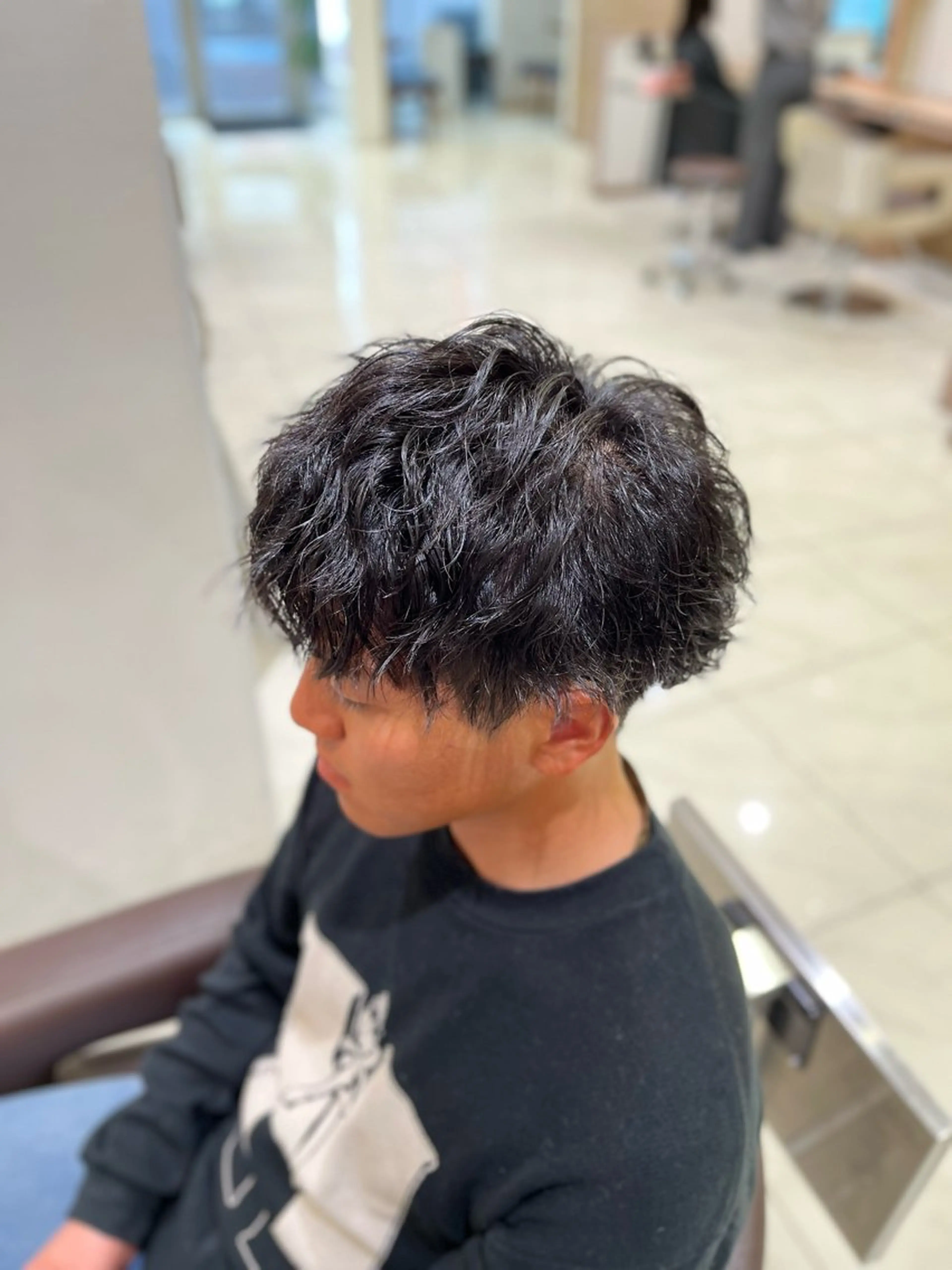 パーマ メンズ メンズパーマ メンズツイストパーマ ツイストパーマ カット パーマ トリートメント ヘアセット 【メンズパーマ✨️ フェザーパーマ】岩城のヘアスタイル